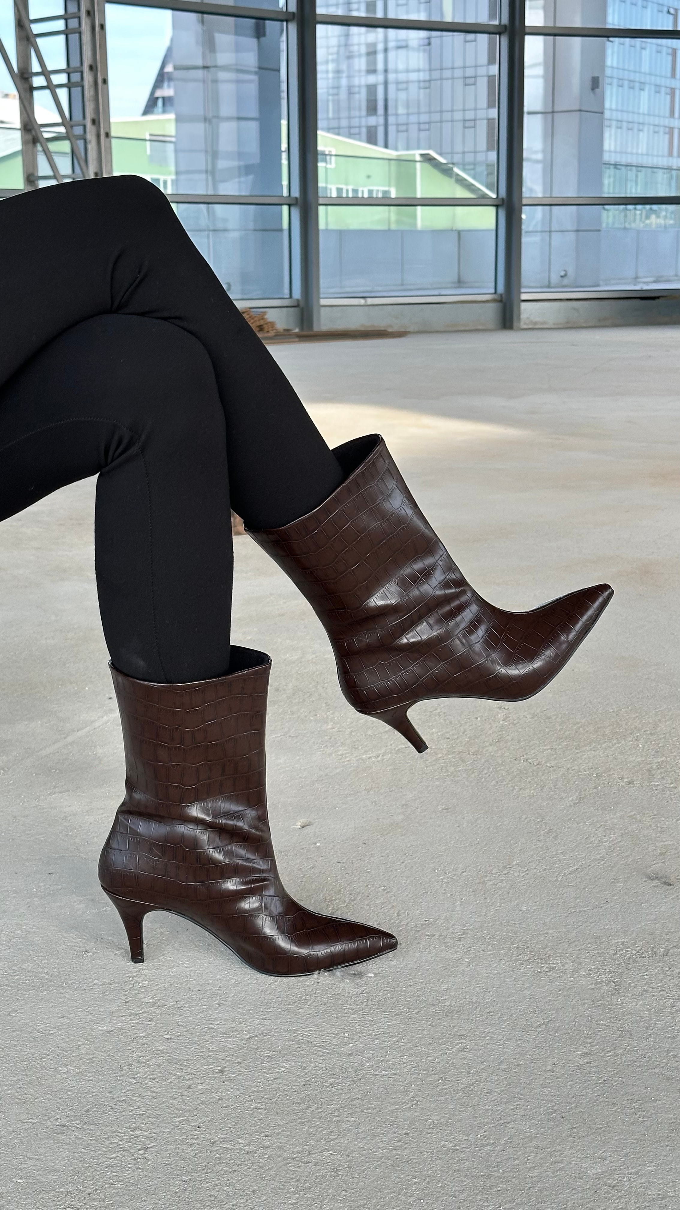 Lena Sivri Burun Çizme