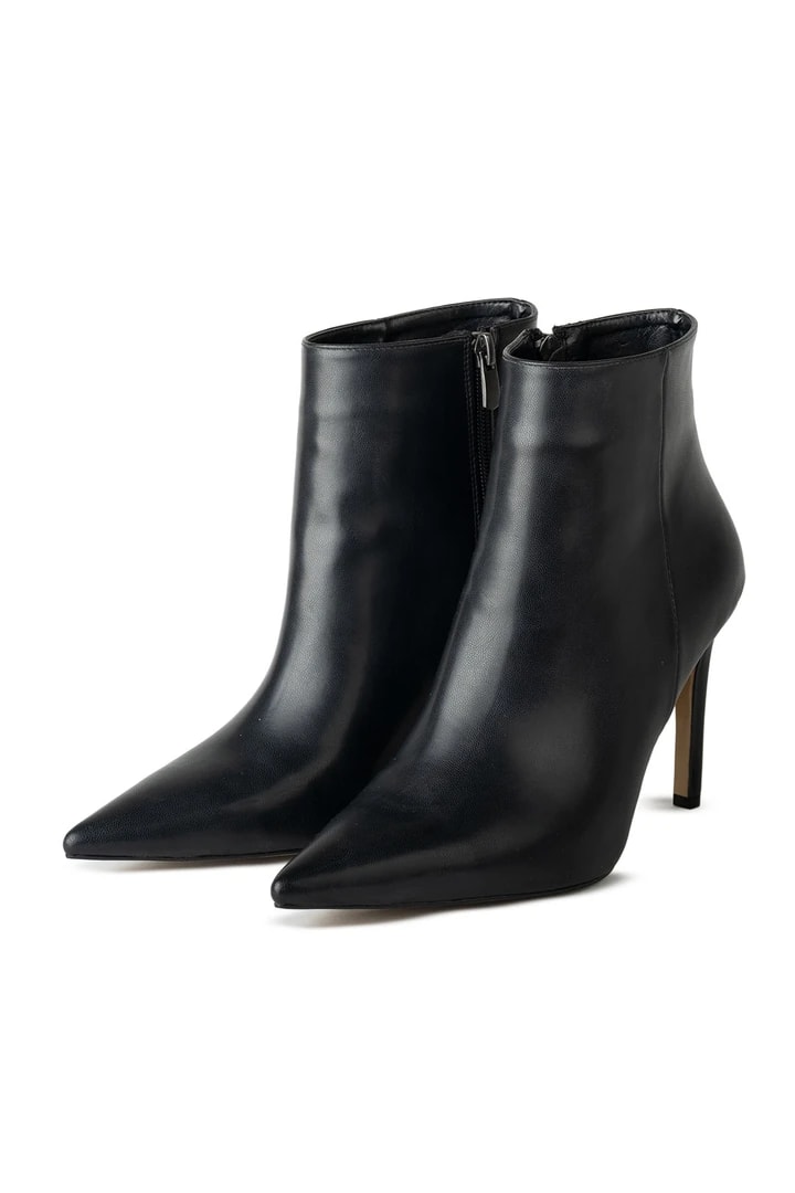 Fiera Siyah Suni Deri Sivri Burun Topuklu Bot