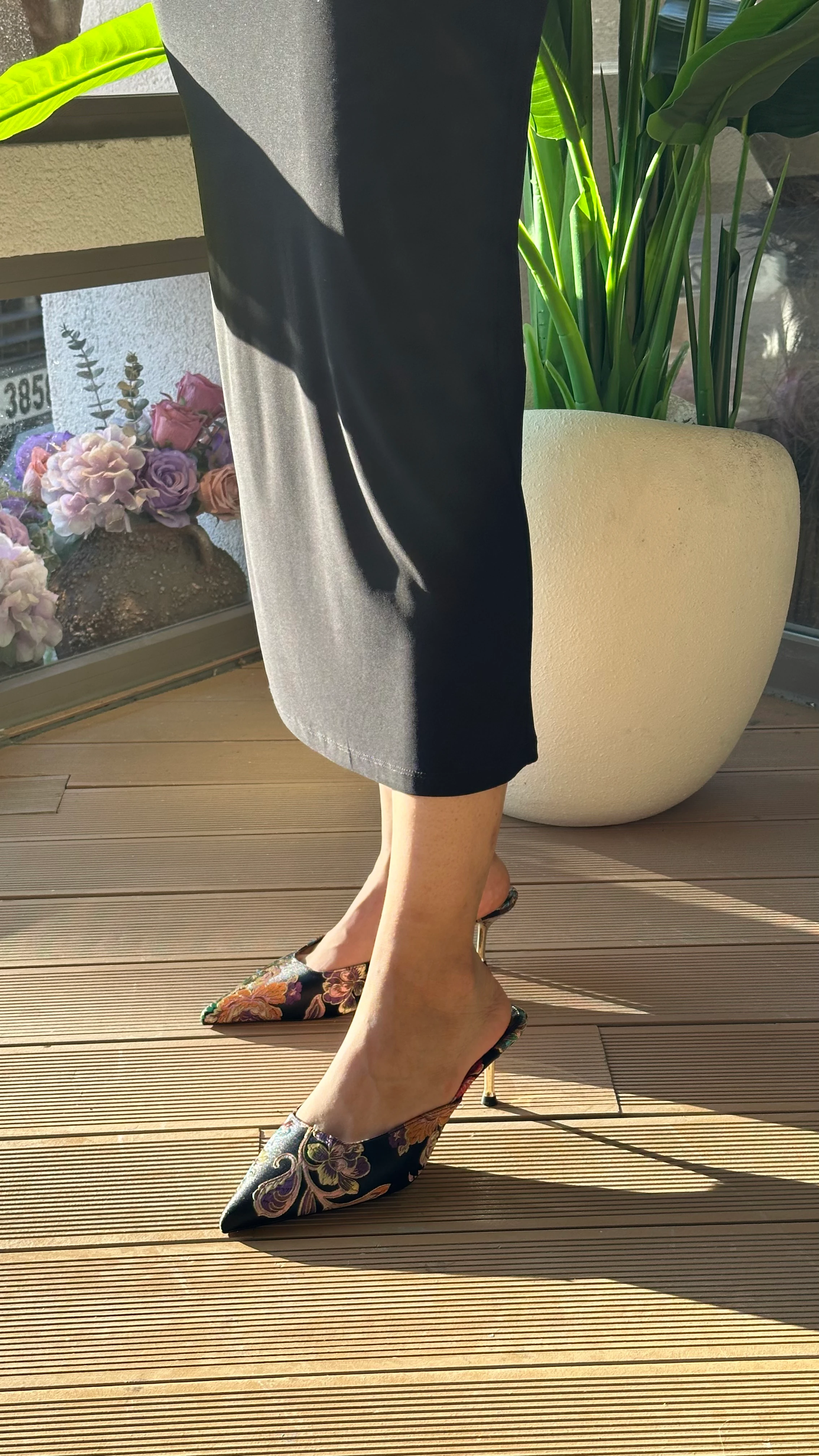 Valley Etnik Desen Gold Topuk Detaylı Terlik - si̇yah