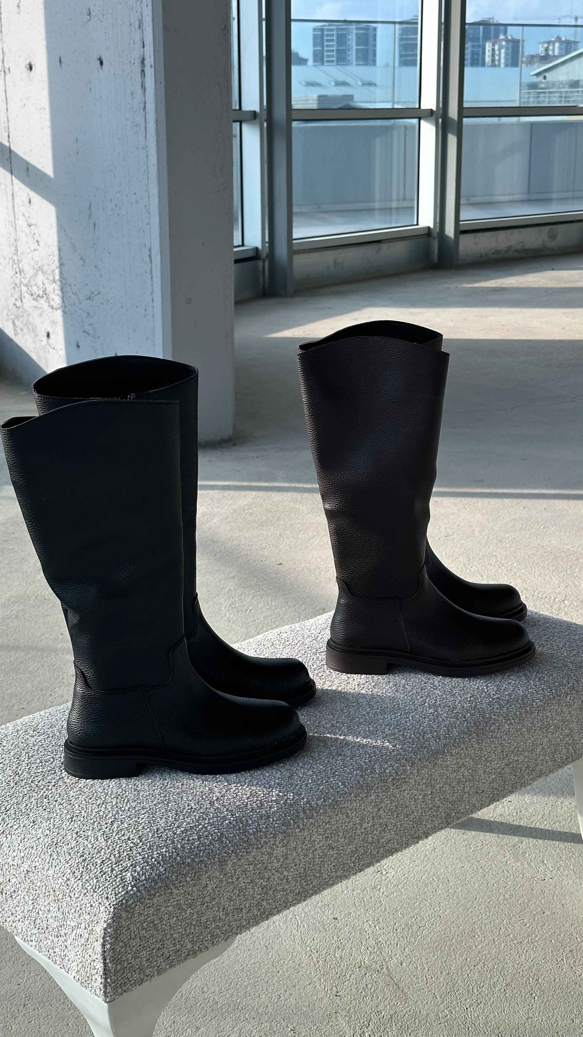 Clara Suni Deri Fermuarlı Çizme