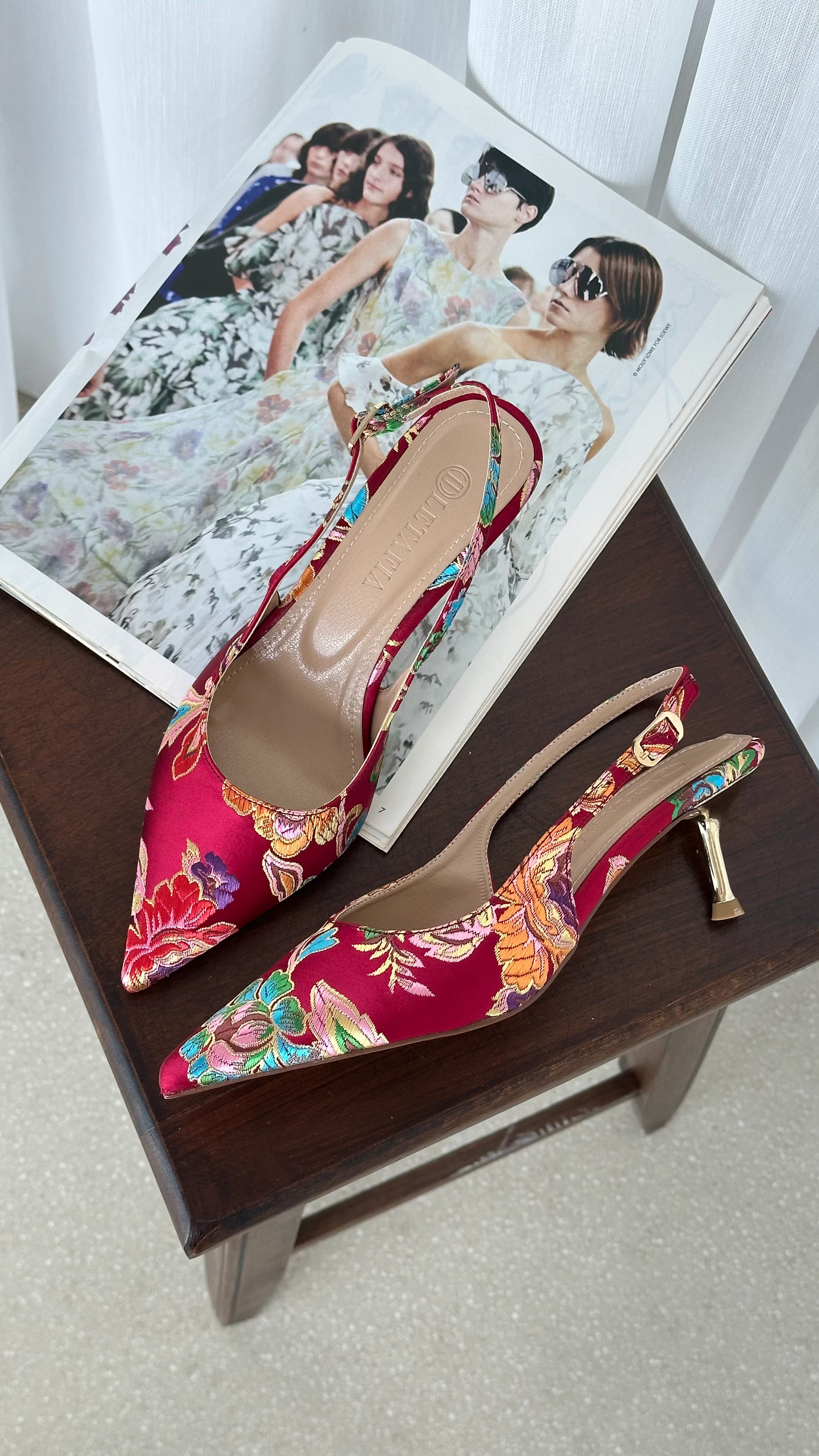 Valley Etnik Desen Gold Topuk Detaylı Kısa Ayakkabı