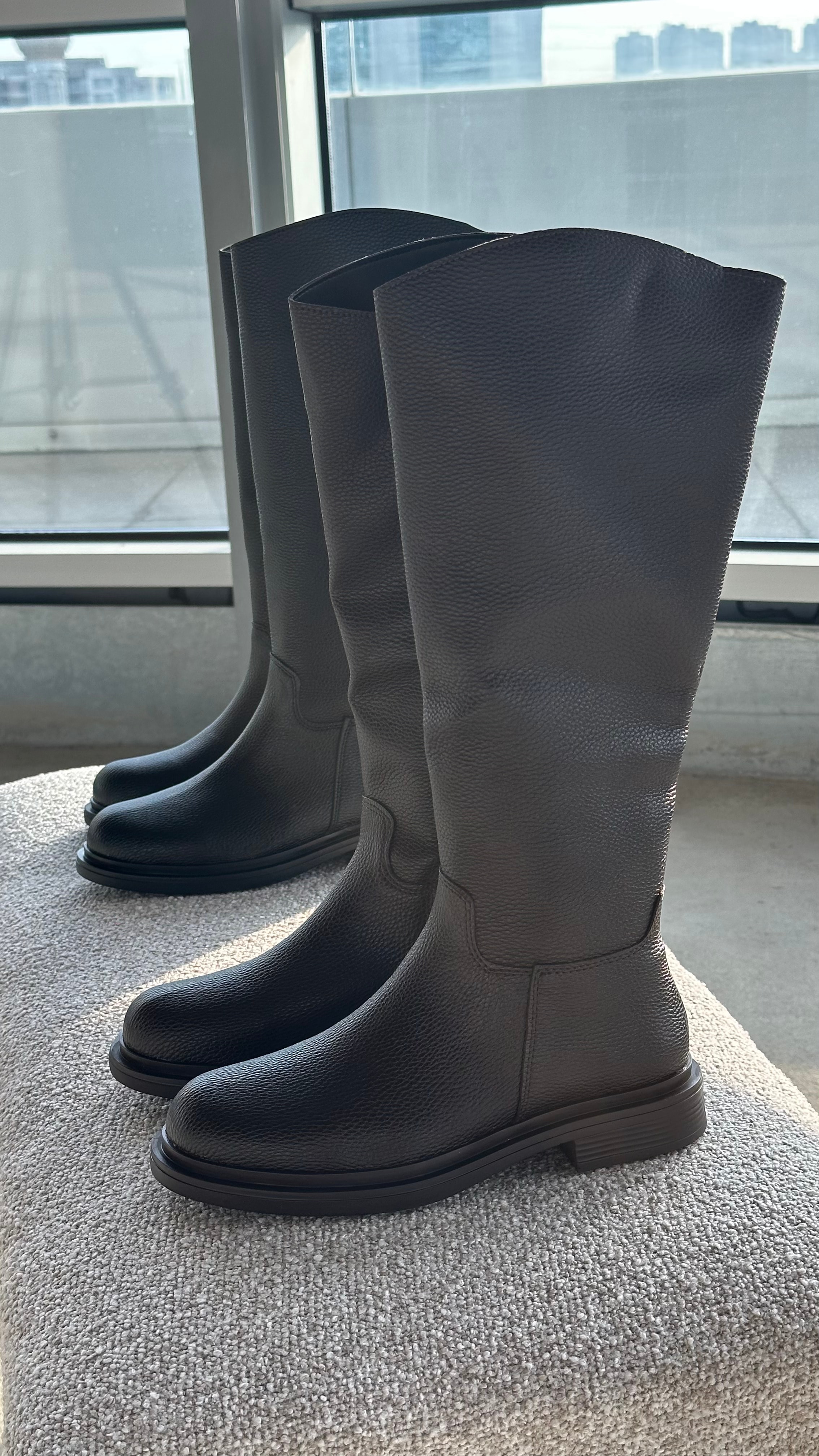 Clara Suni Deri Fermuarlı Çizme