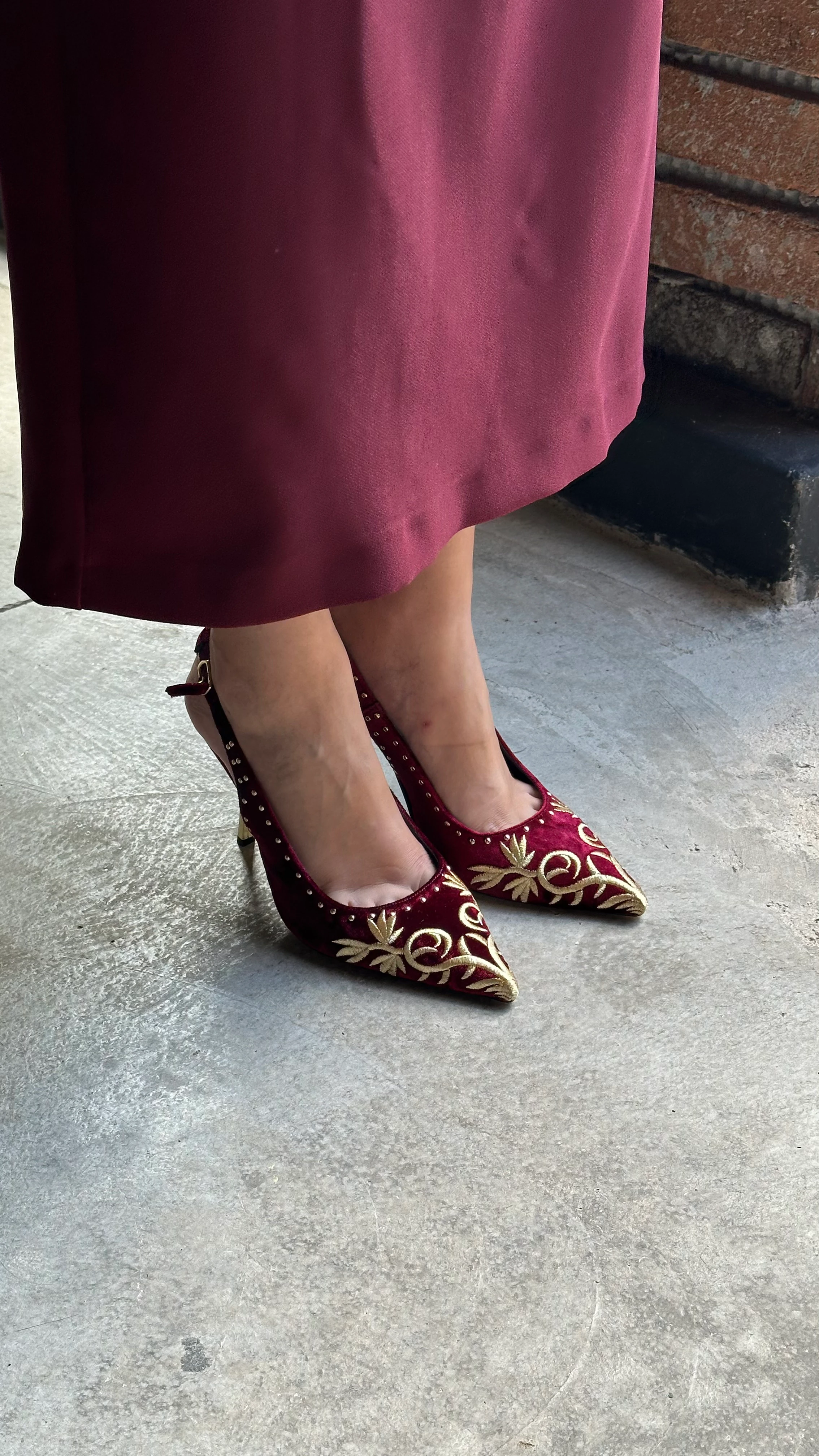 Firuze Nakış Detaylı Topuklu Ayakkabı