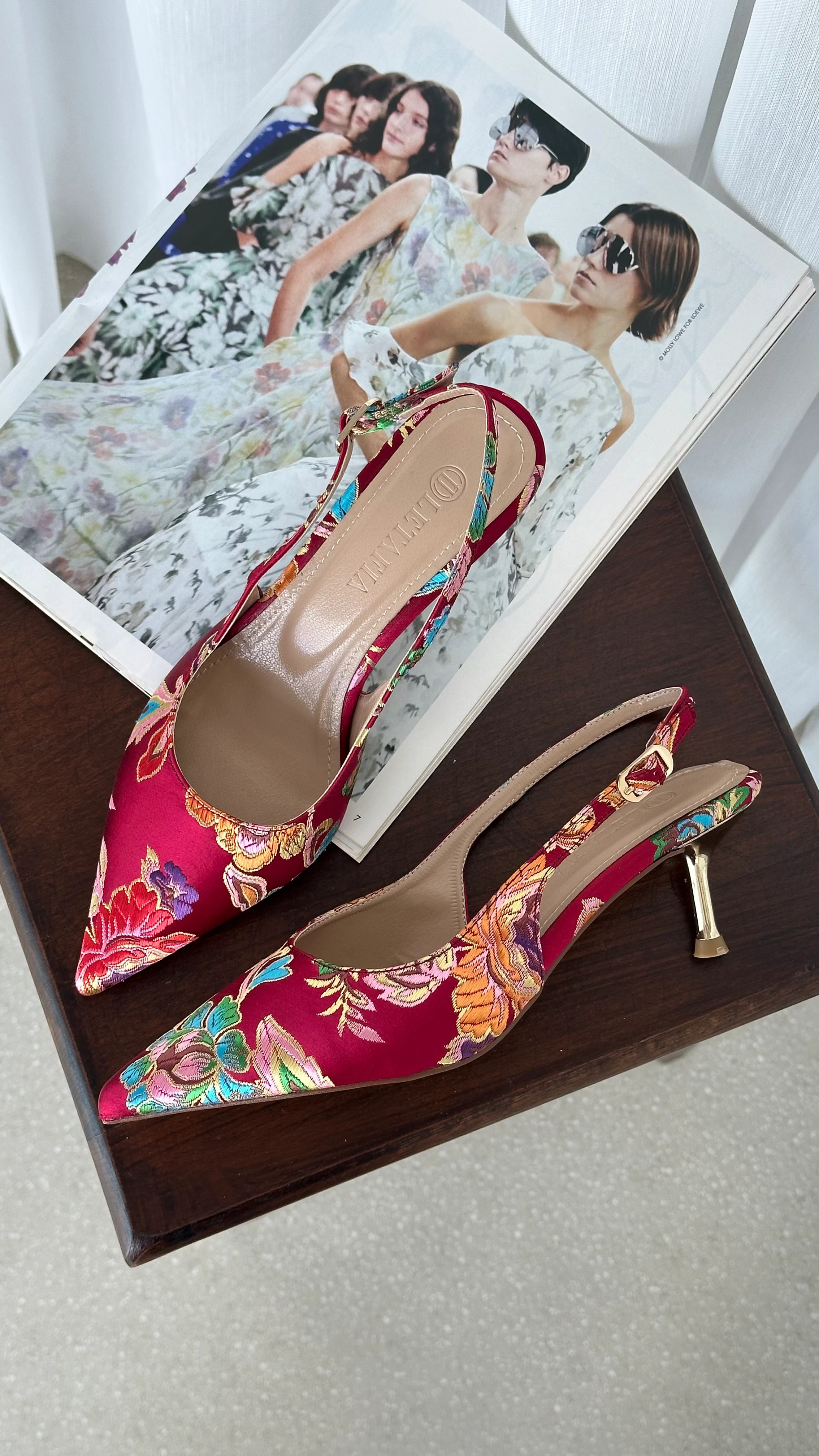 Valley Etnik Desen Gold Topuk Detaylı Kısa Ayakkabı