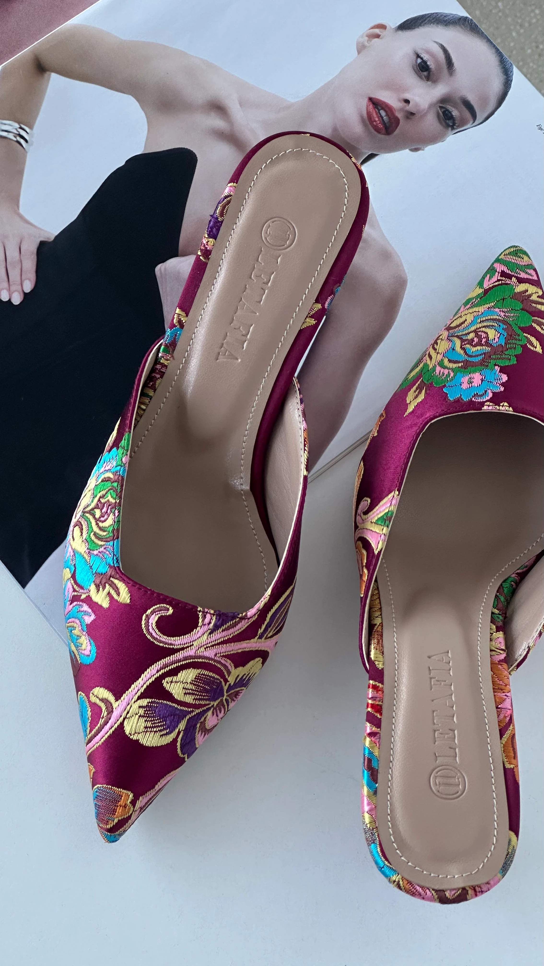 Valley Etnik Desen Terlik