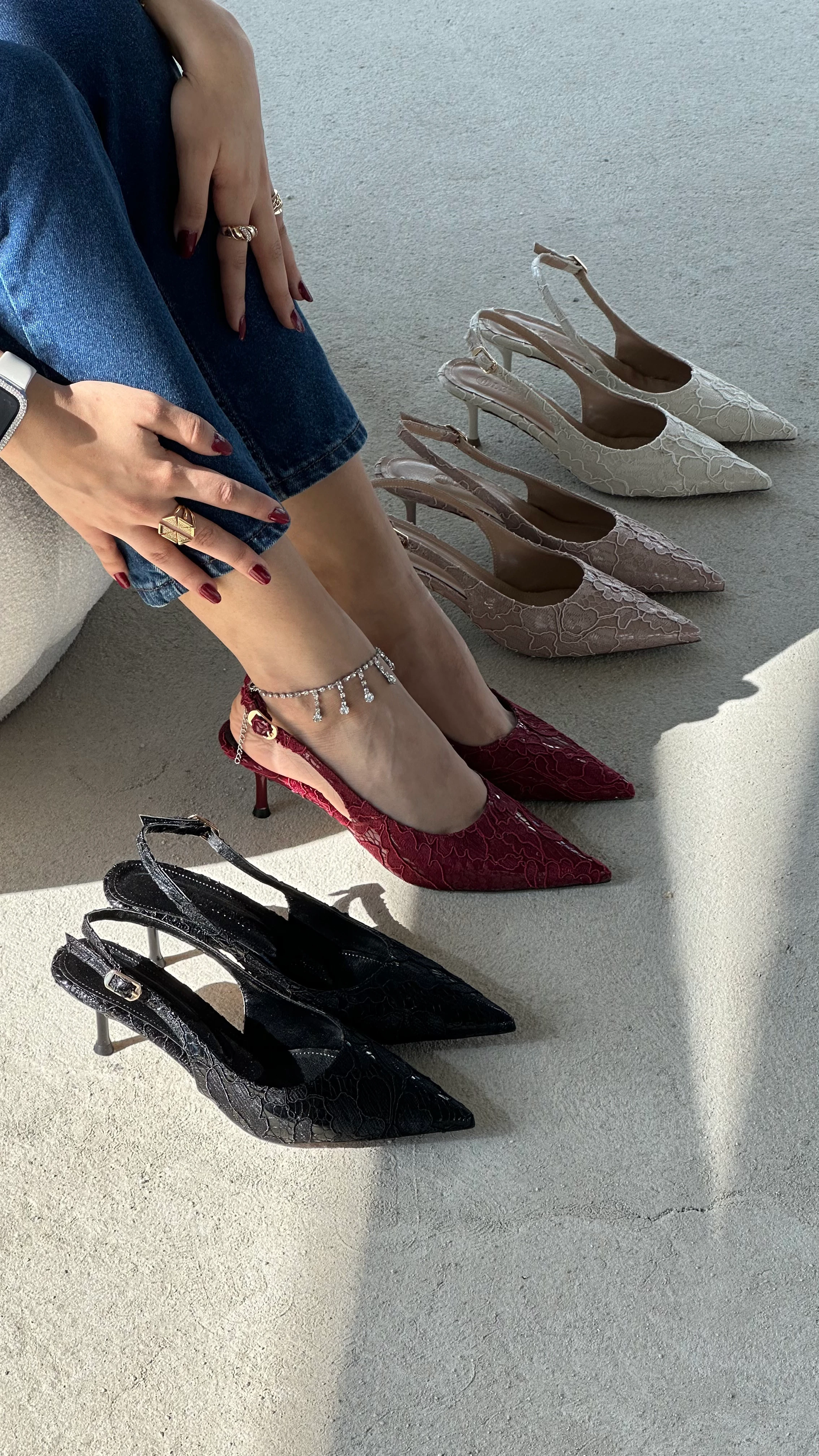 Dalida Rugan Dantel Detaylı Kısa Topıklu Ayakkabı