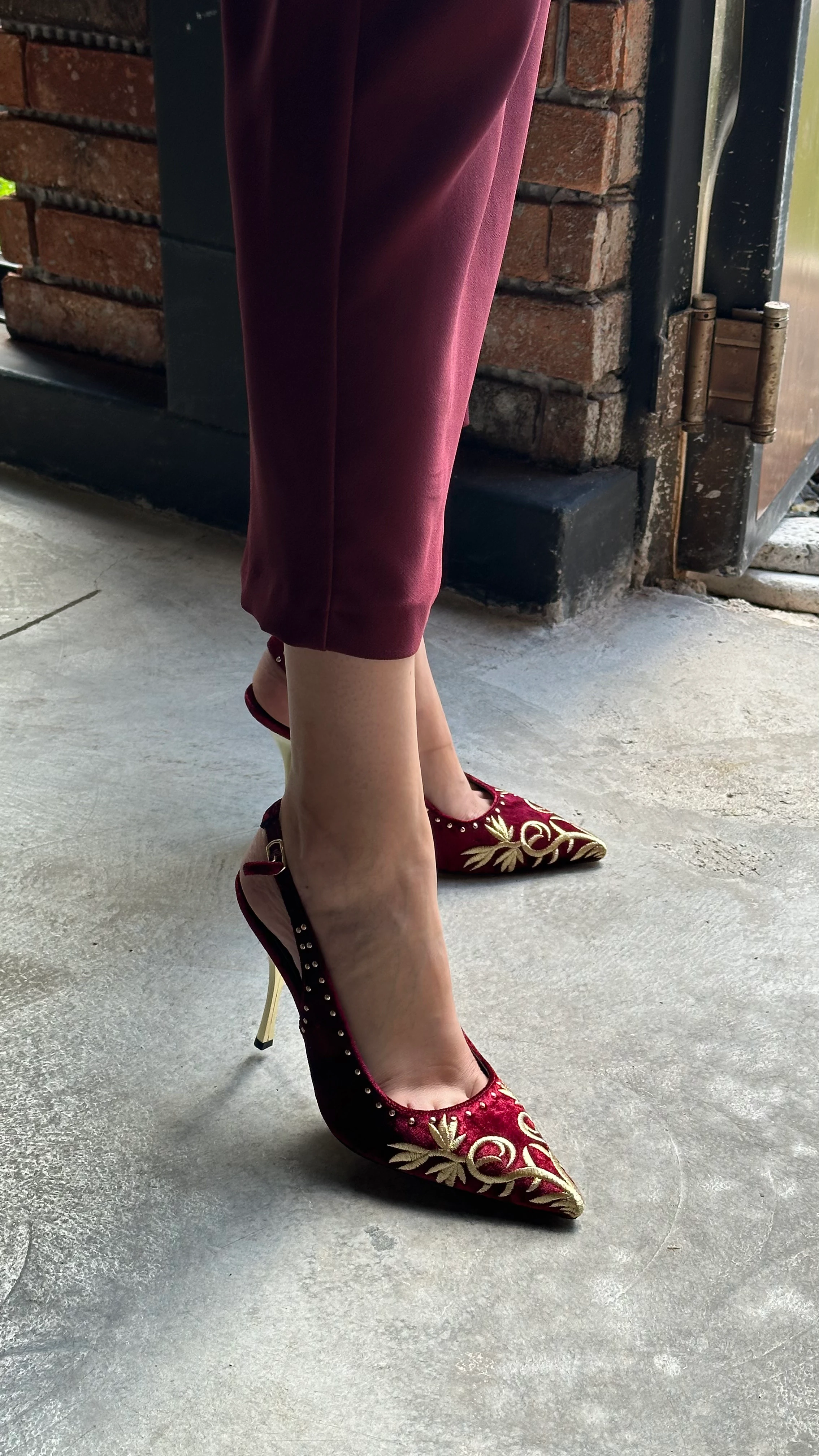 Firuze Nakış Detaylı Topuklu Ayakkabı