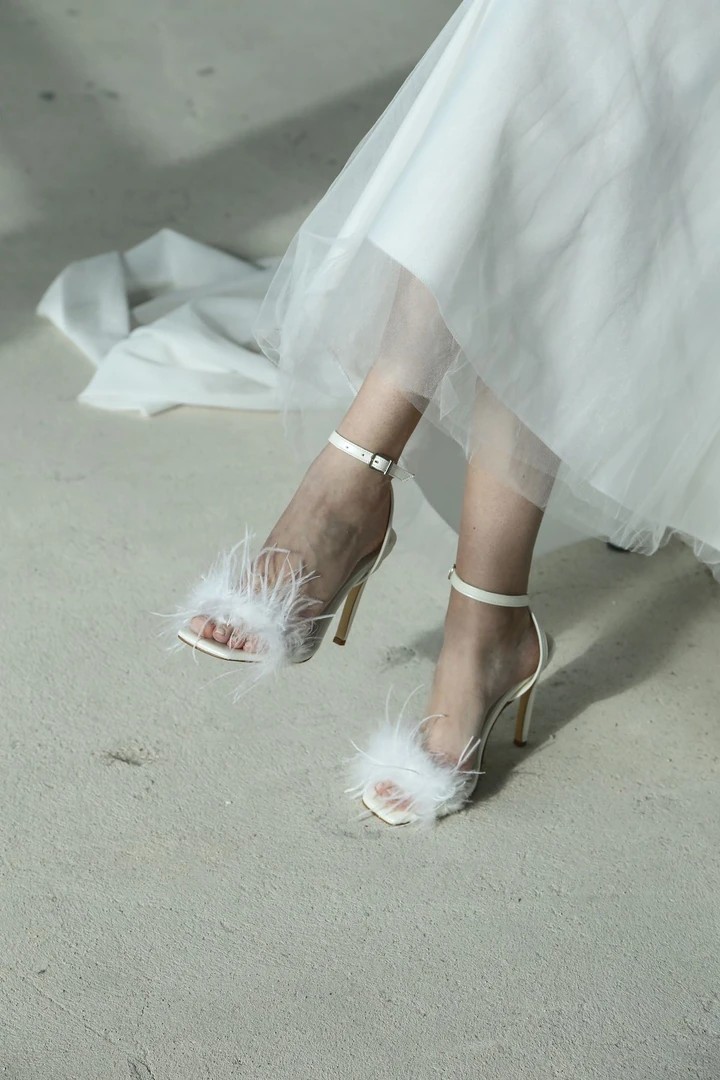 Diva Tüylü Stiletto Beyaz