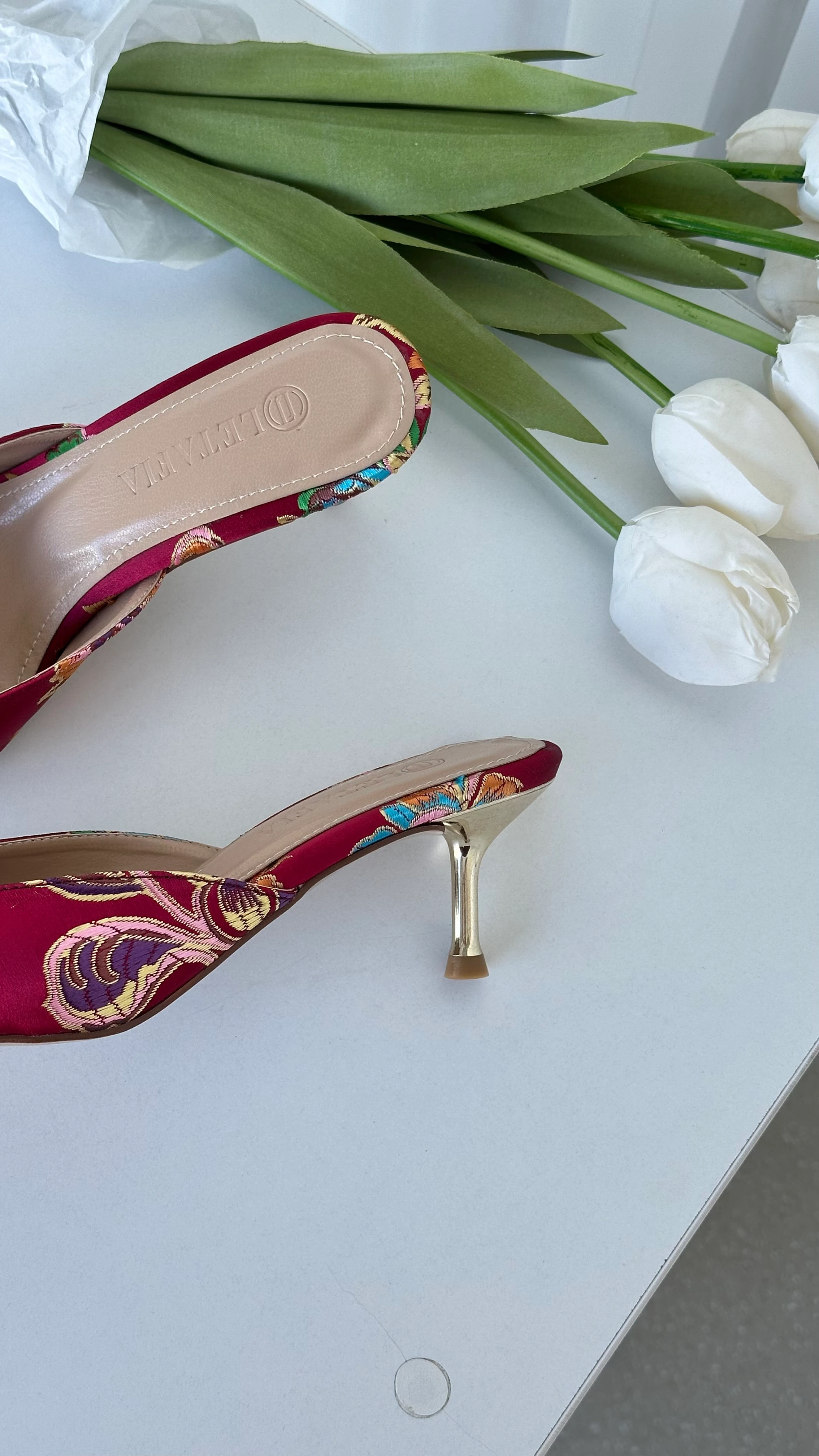 Valley Etnik Desen Gold Topuk Detaylı Terlik