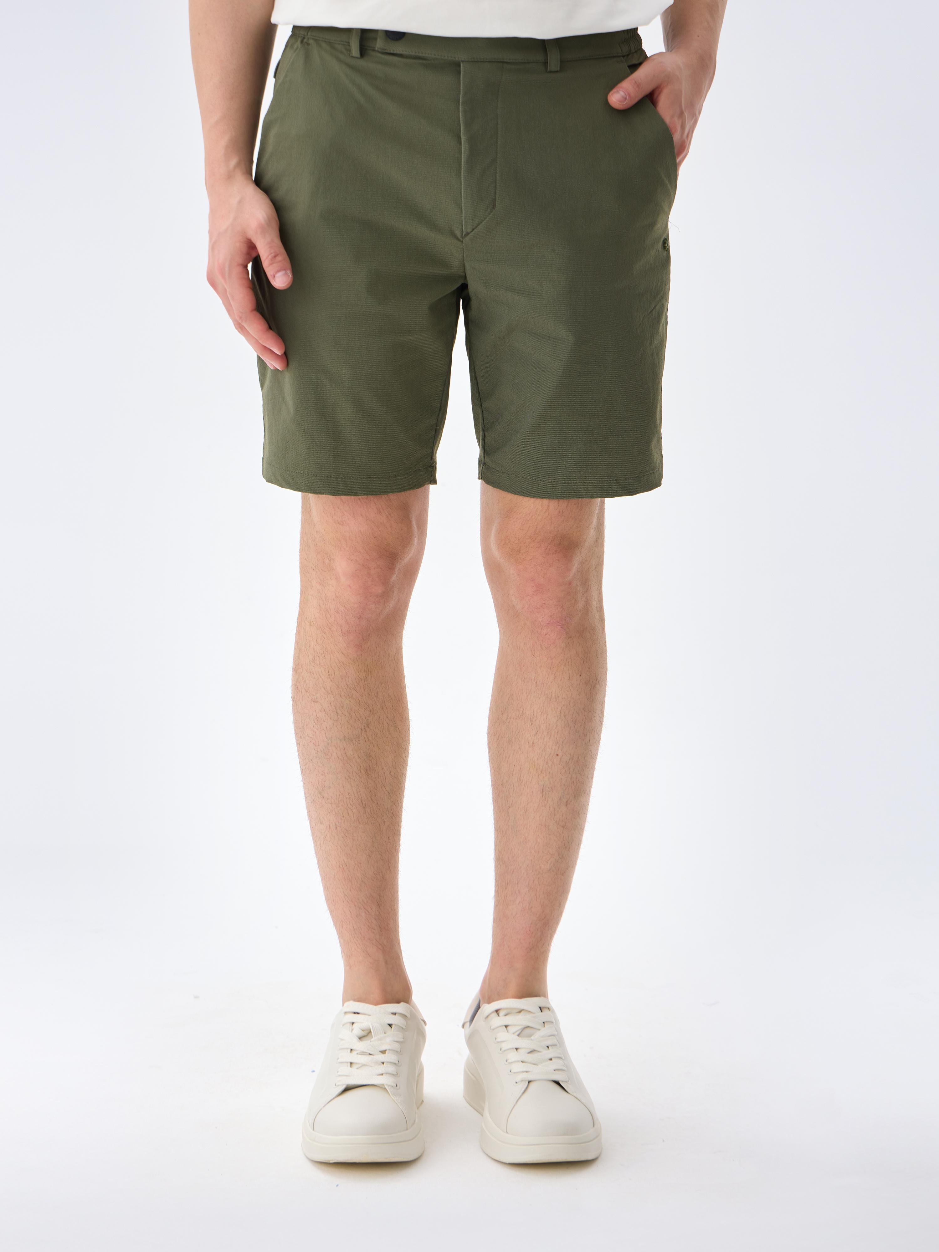 URBAN ESCAPE SHORT - OLIVE NIGHT