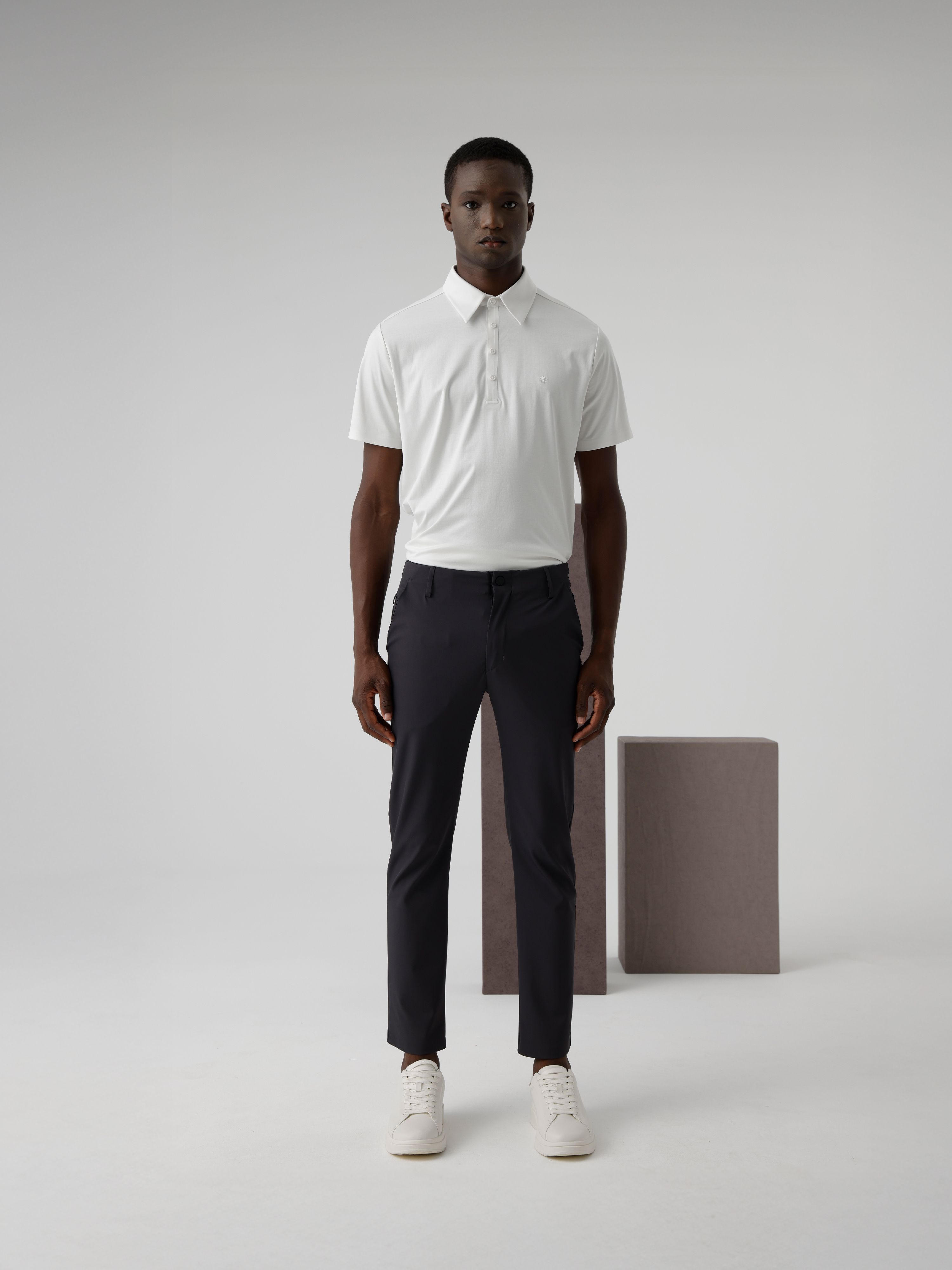 SLEEK TECH CHINO