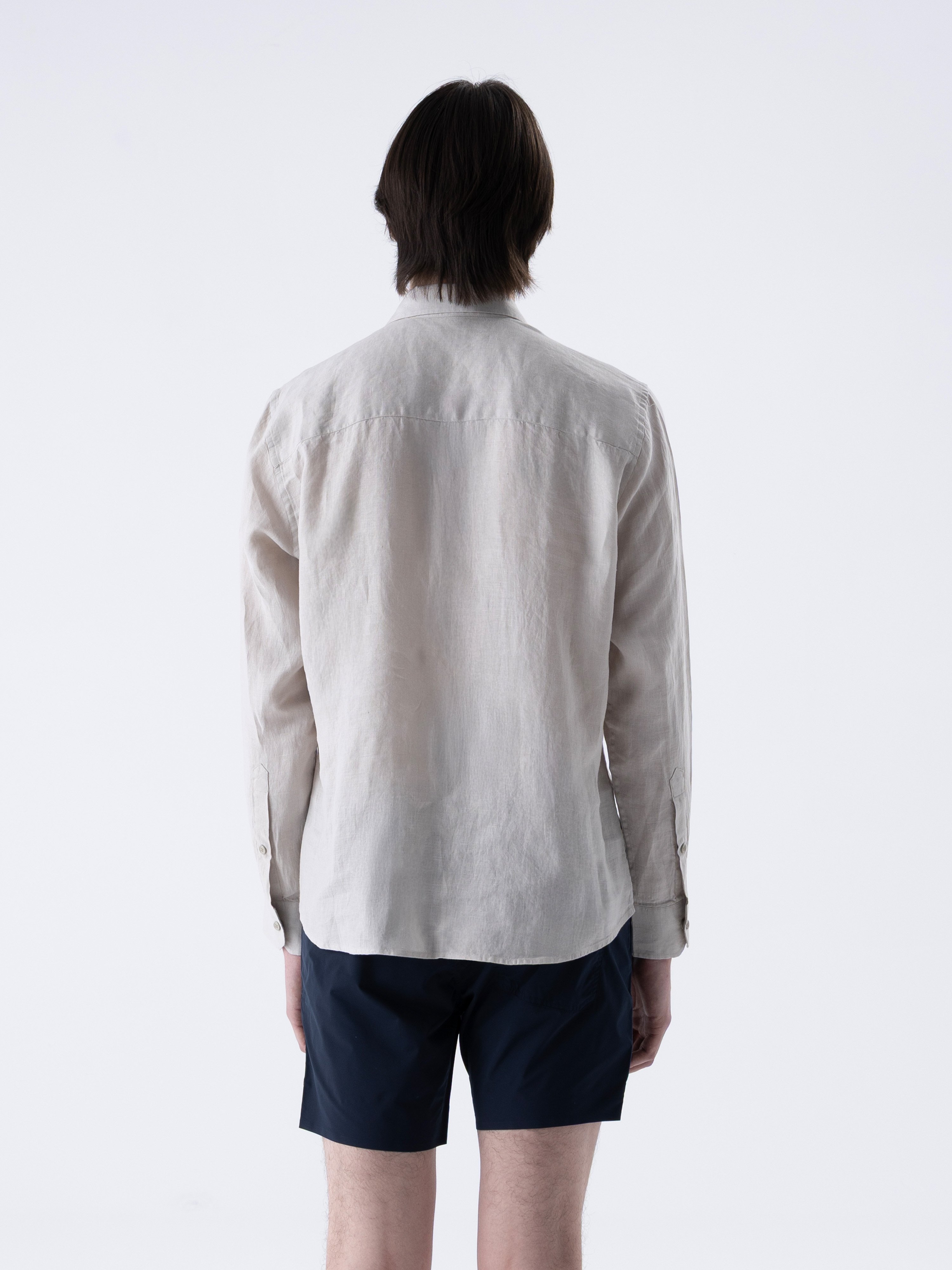 THE LINEN SHIRT