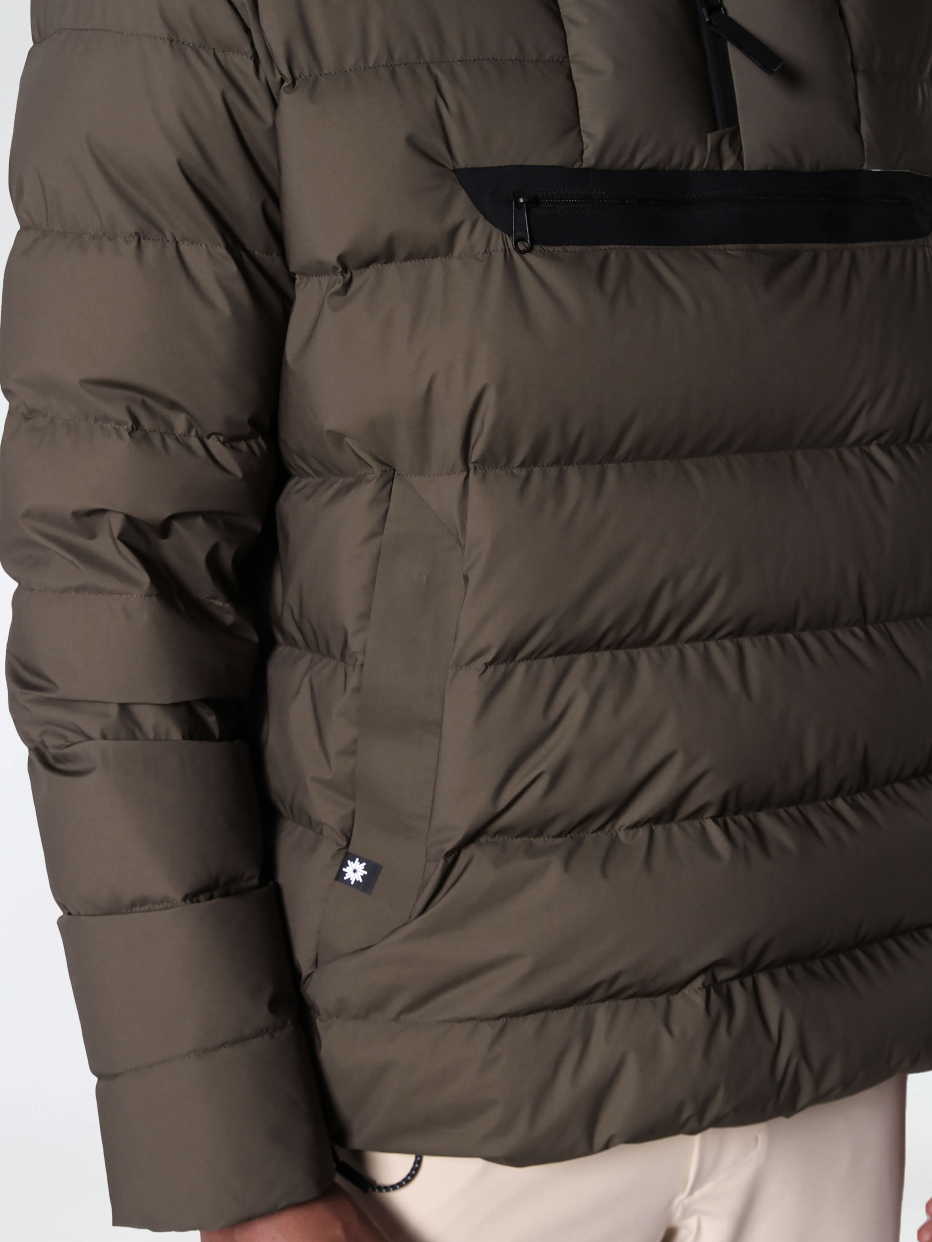 HALF ZIP VOYAGER DOWN JACKET