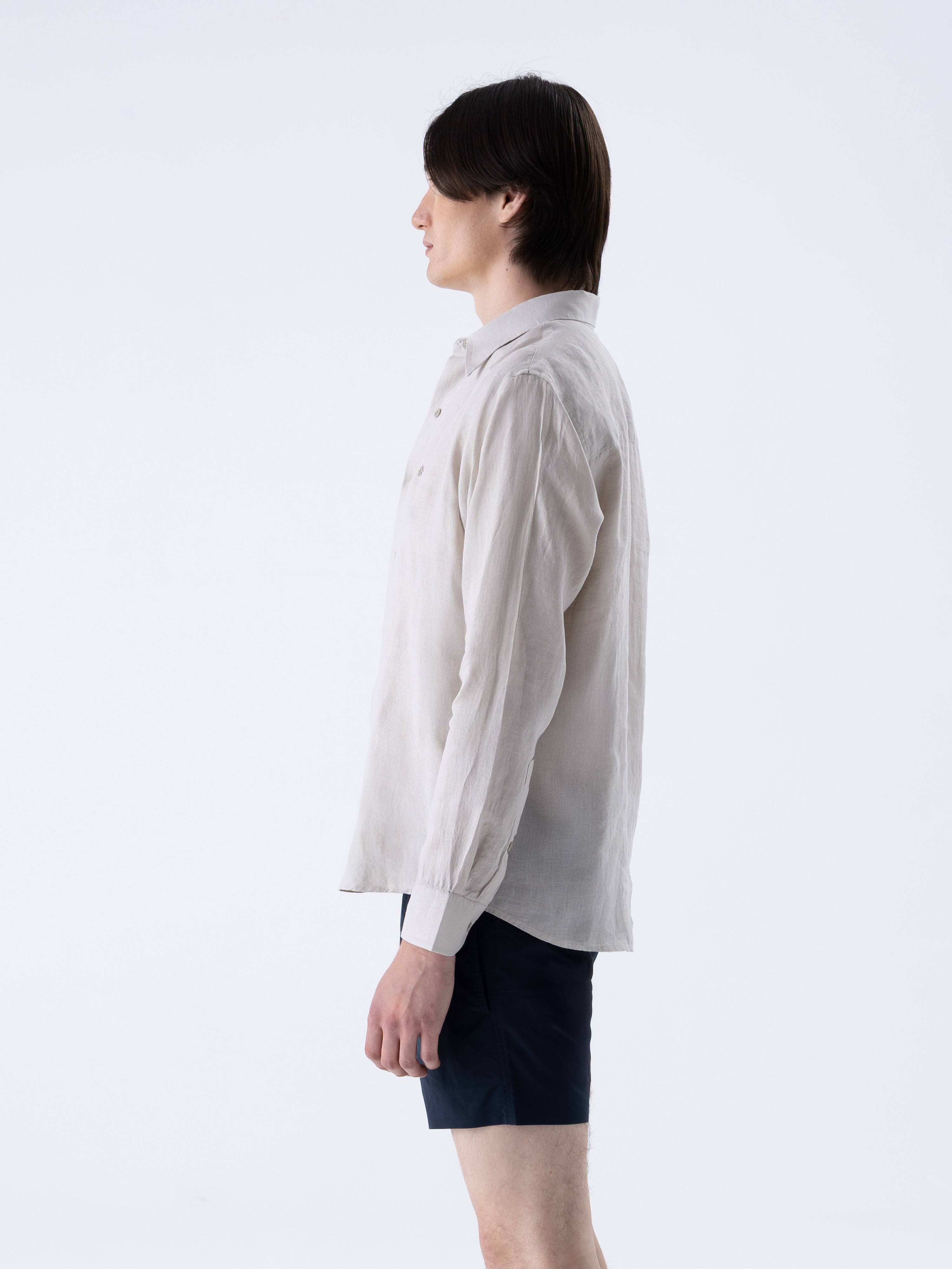 THE LINEN SHIRT