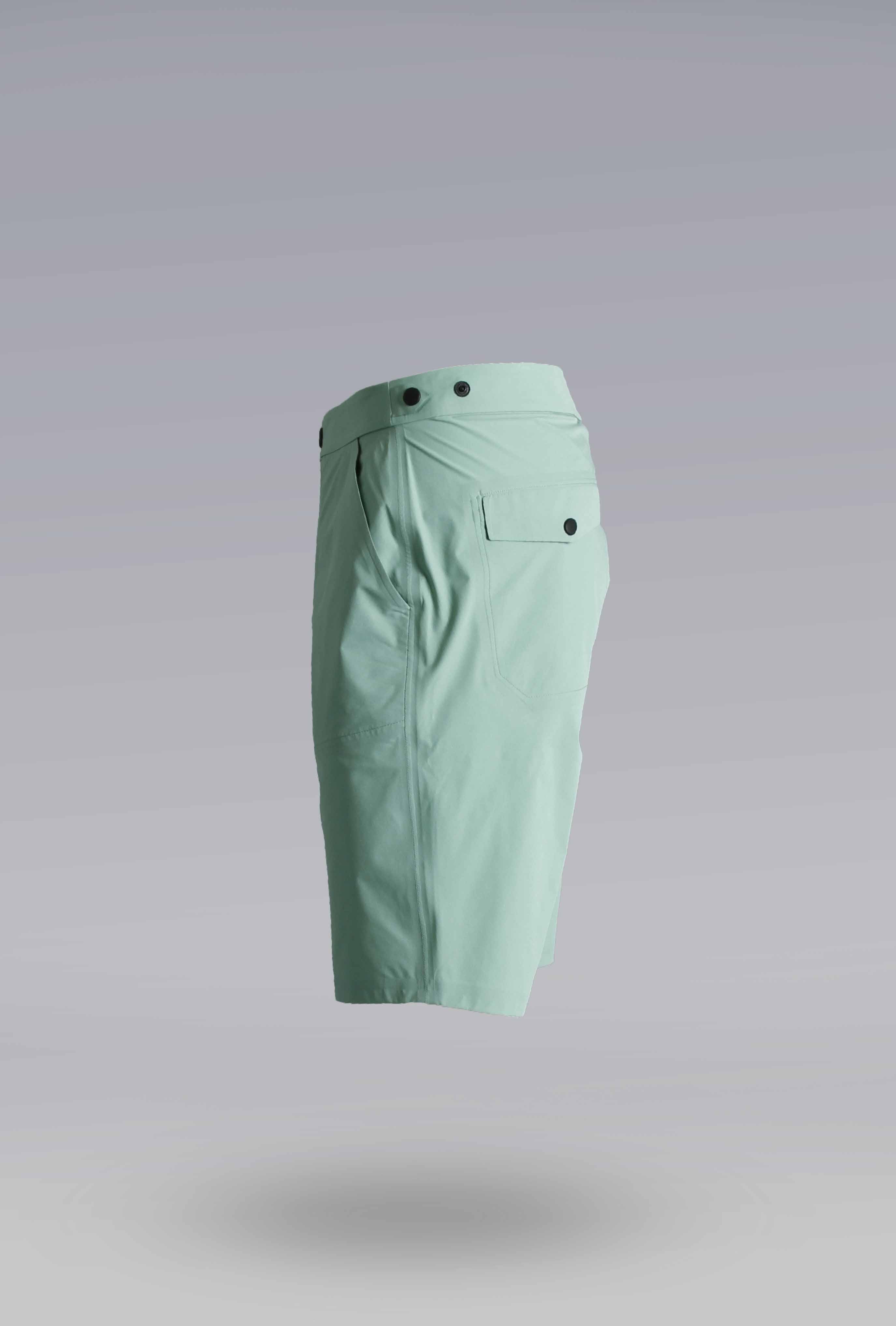 FLY SHORT BERMUDA - SPRING GREEN