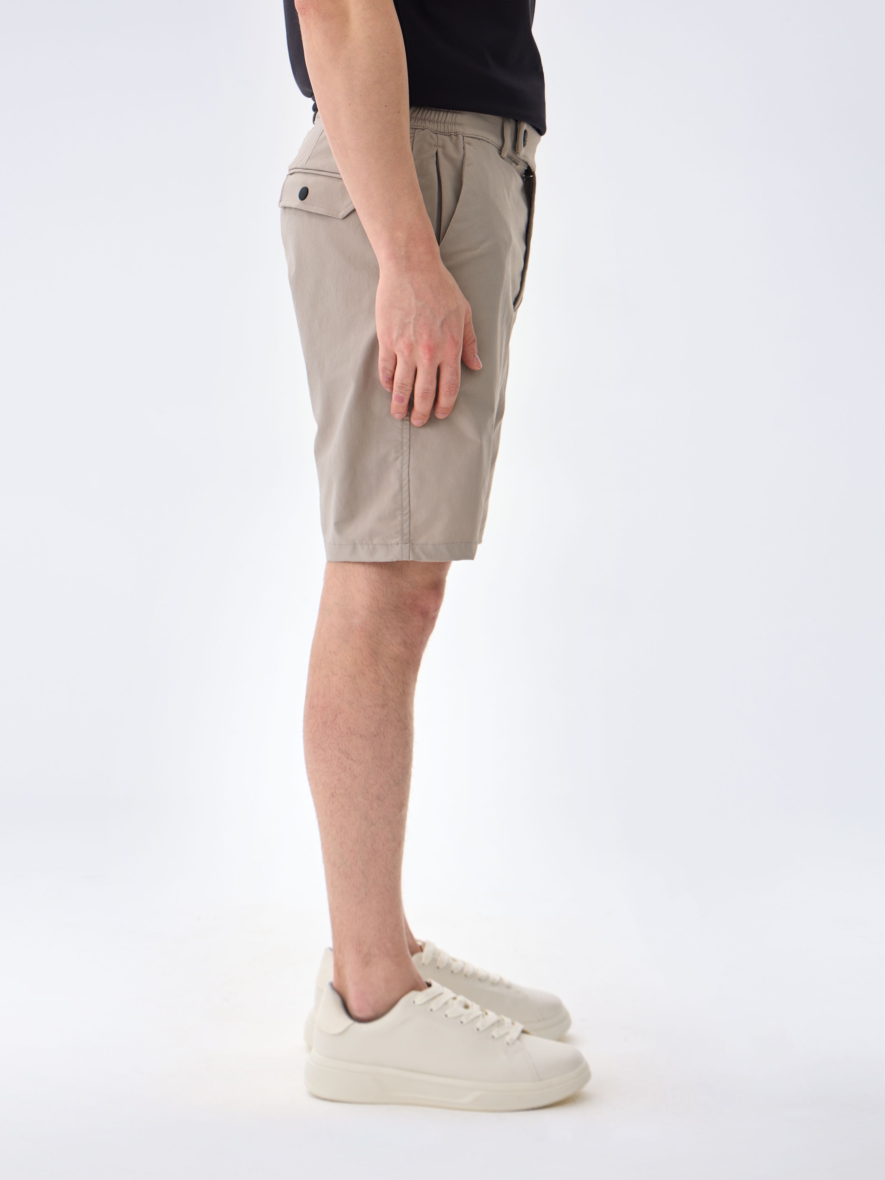 URBAN ESCAPE SHORT - BEIGE