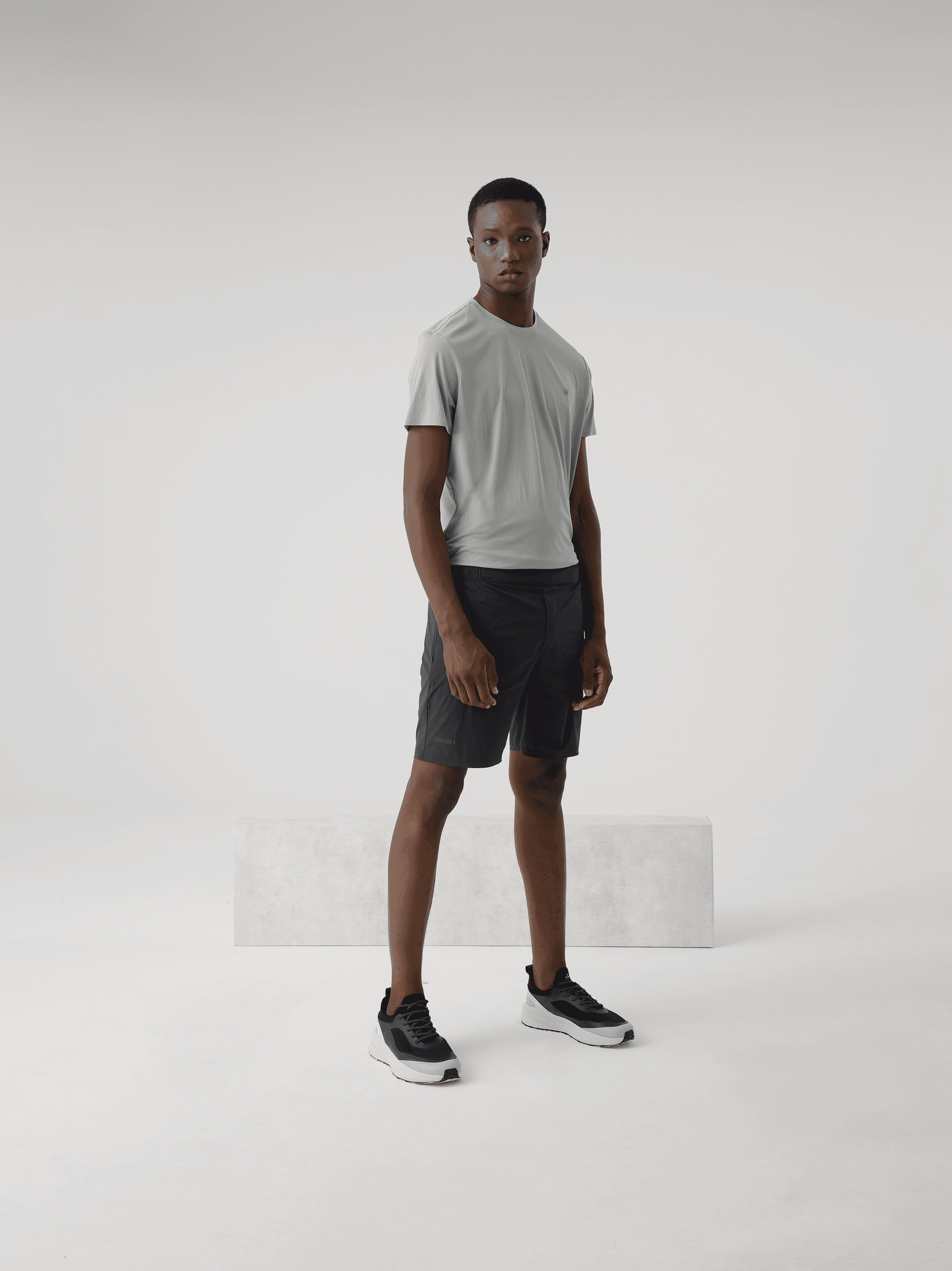 EXTRA LIGHT TECH TEE - GREY