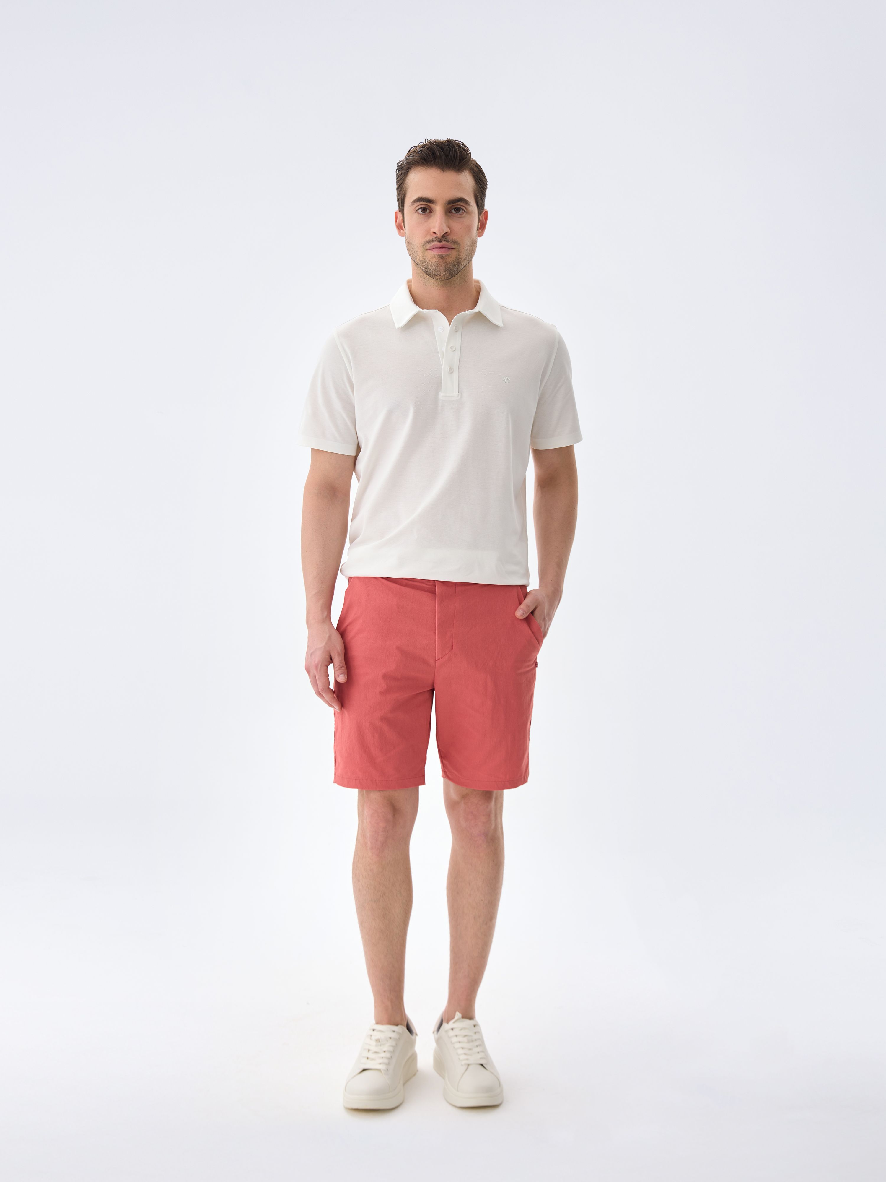 URBAN ESCAPE SHORT - POWDER RED