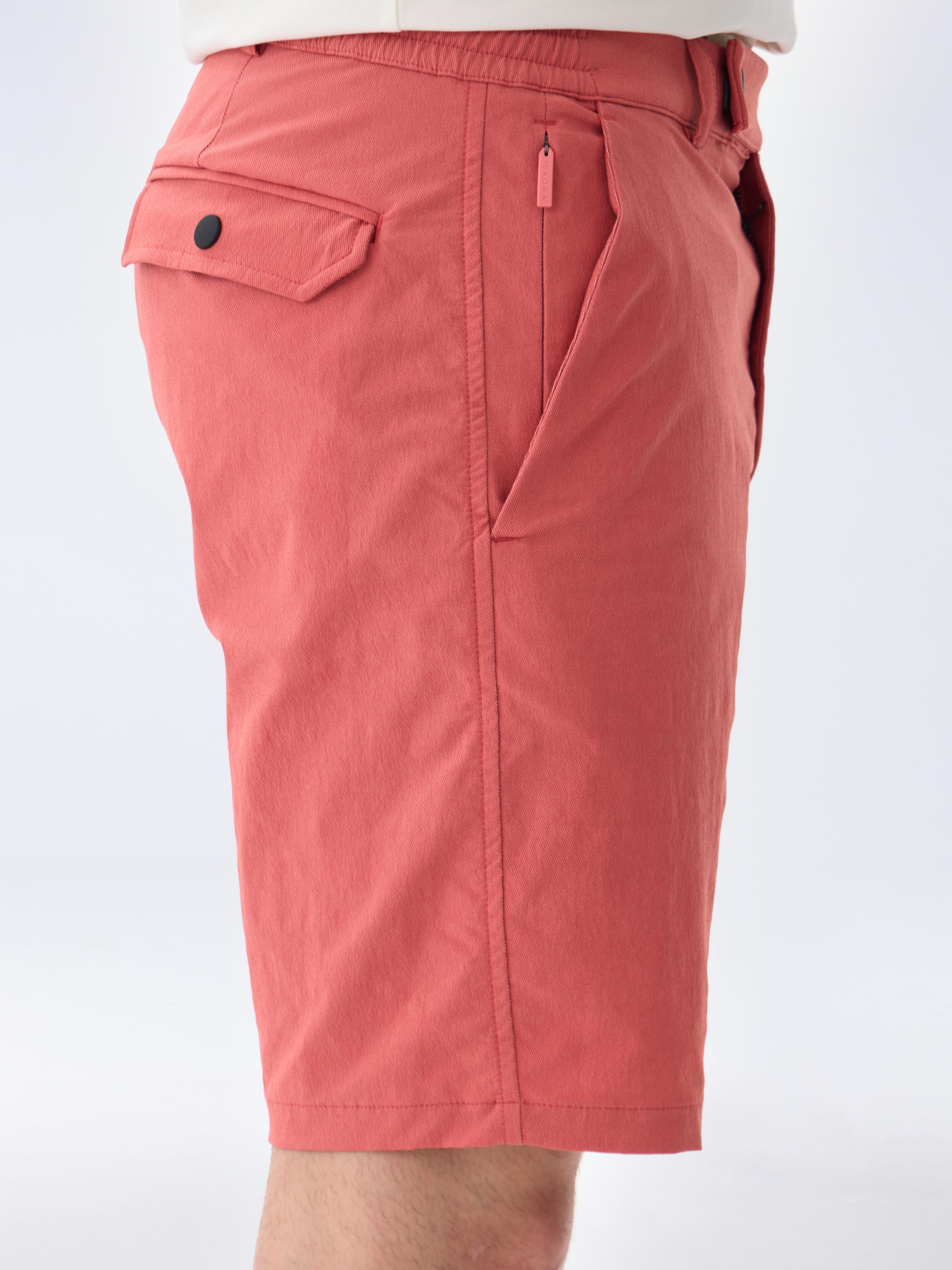 URBAN ESCAPE SHORT - POWDER RED