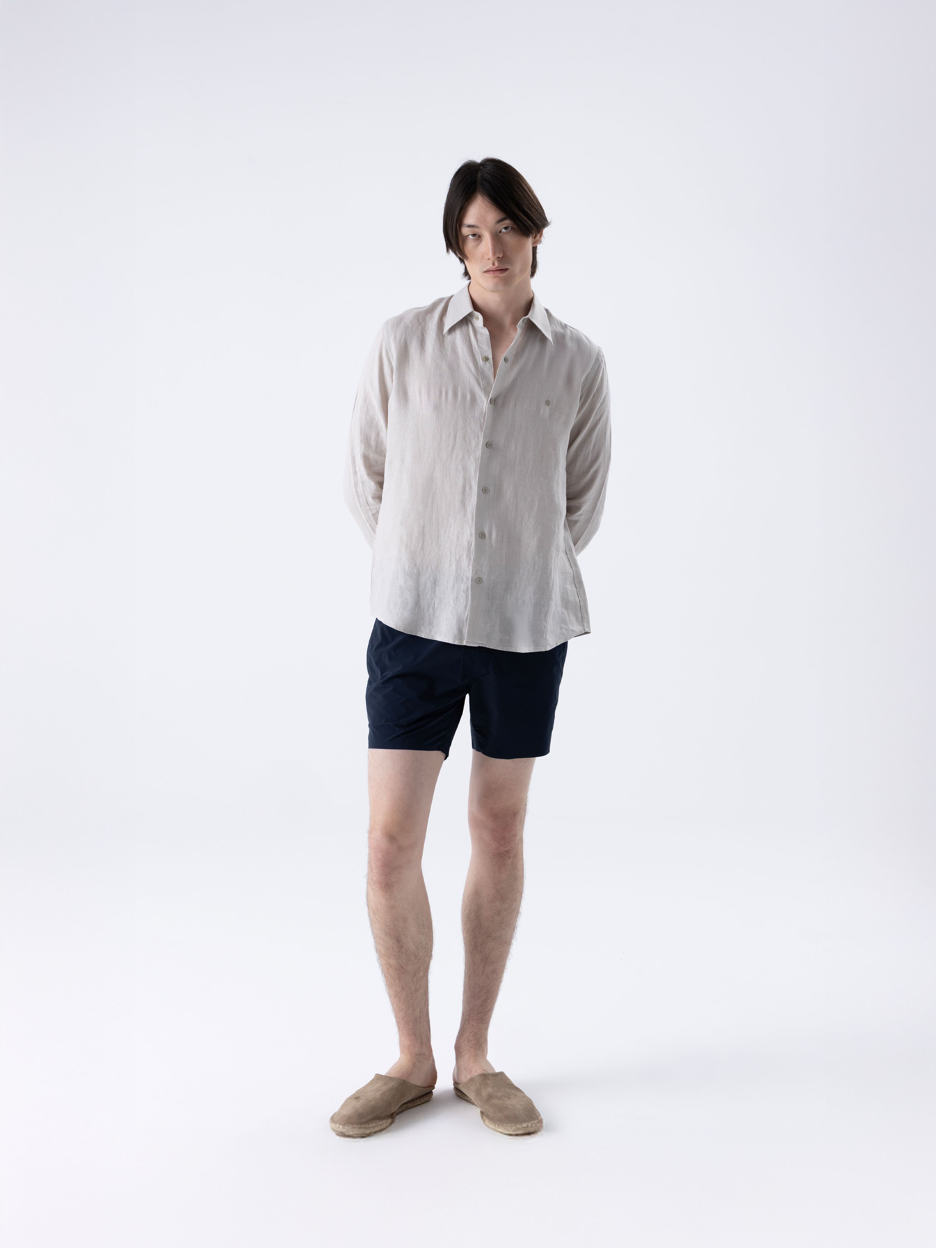 THE LINEN SHIRT