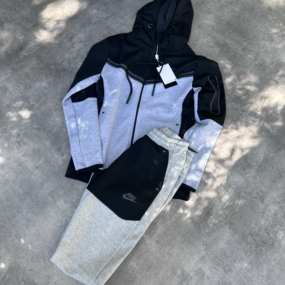 Nike Teech Fleech Gri Siyah Eşofman Takımı (dar kalıp)
