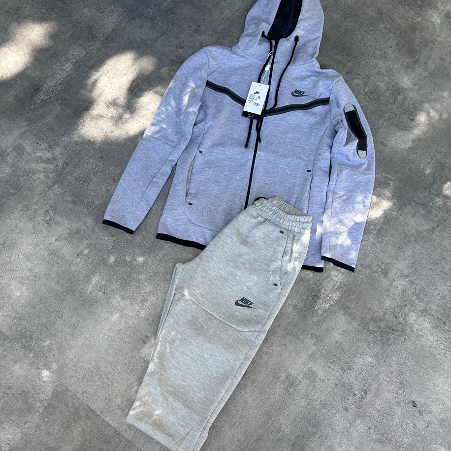 Nike Teech Fleech Gri Eşofman Takımı (dar kalıp)