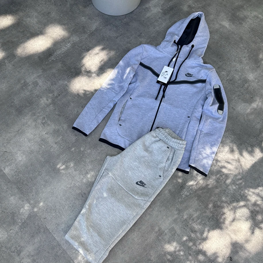 Nike Teech Fleech Gri Eşofman Takımı (dar kalıp)