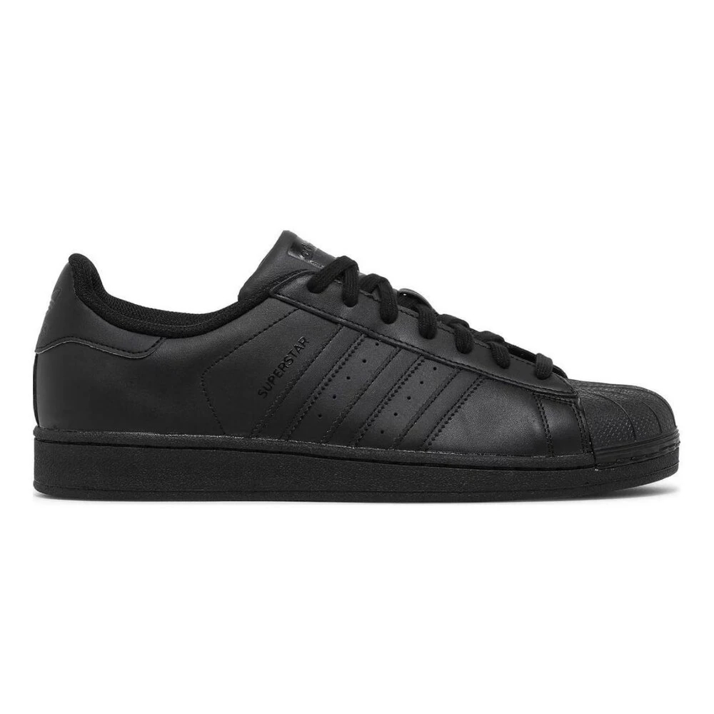 Adidas Superstar “All Black”