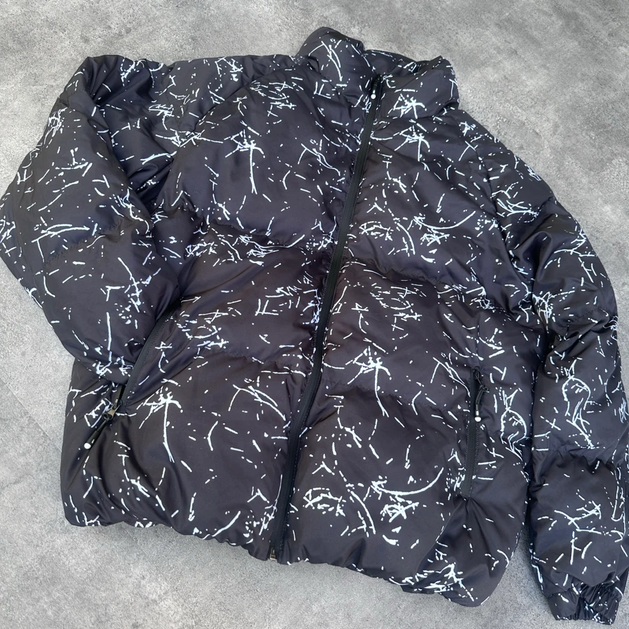 Oversize Siyah Beyaz Baskı Şişme Mont