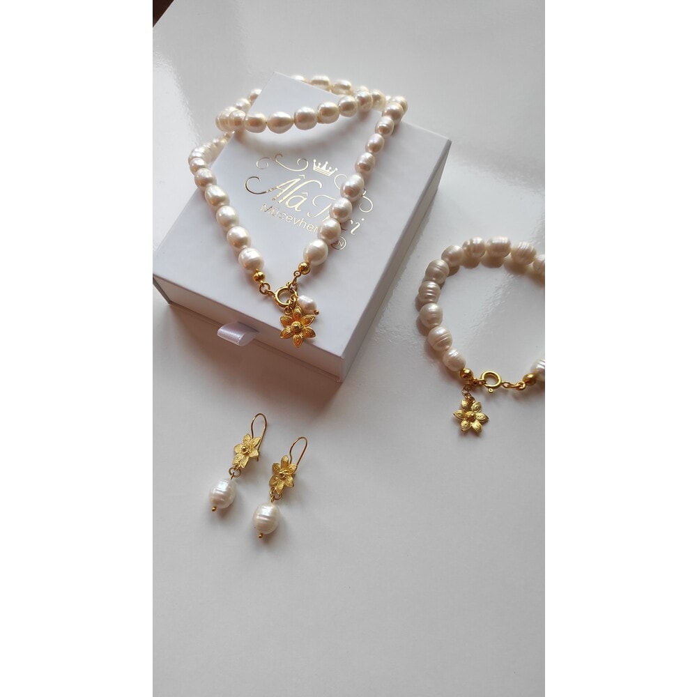 Dilfeza Gerçek İncili Gümüş Set .