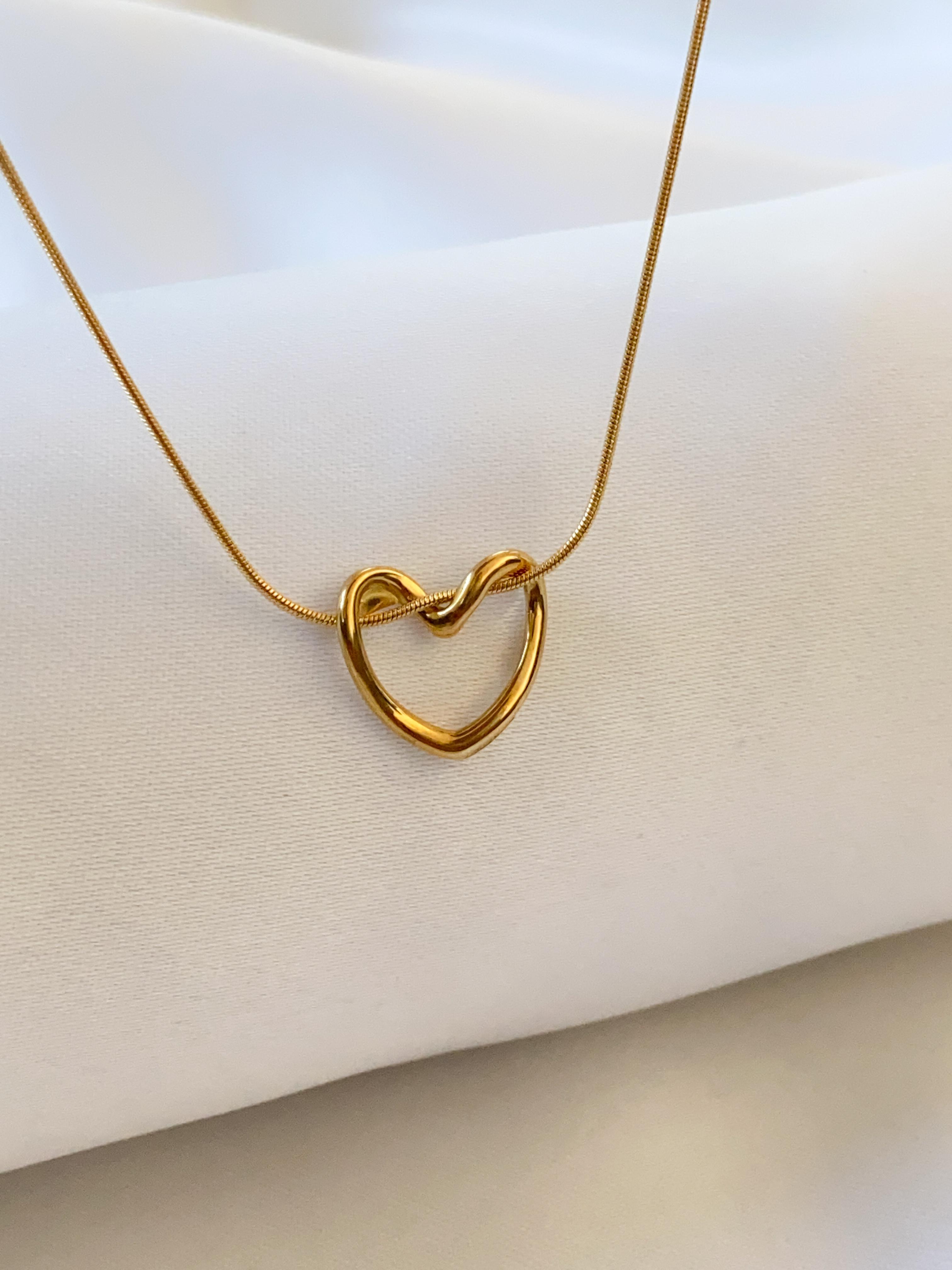 Minimal Heart Necklace