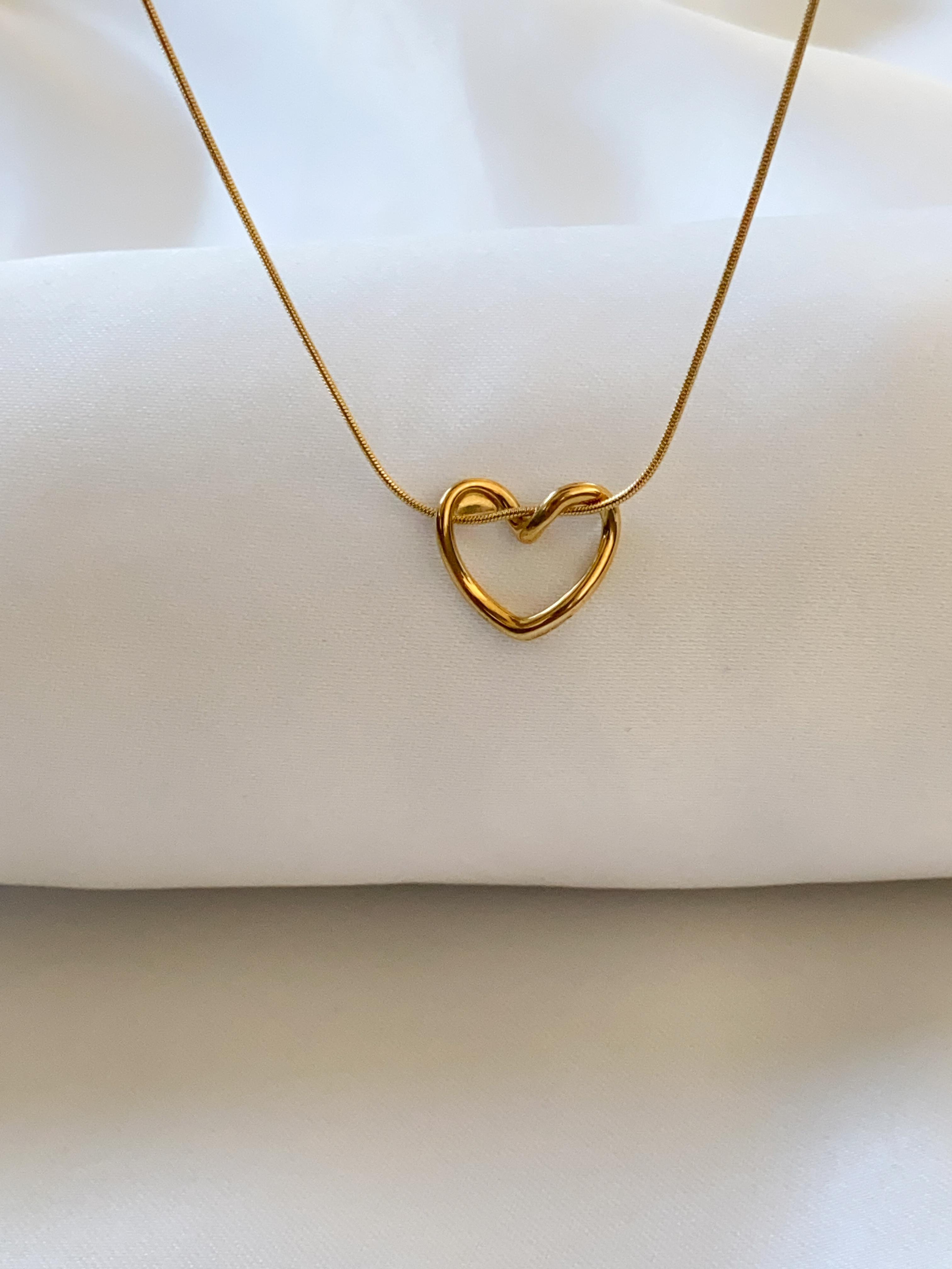 Minimal Heart Necklace