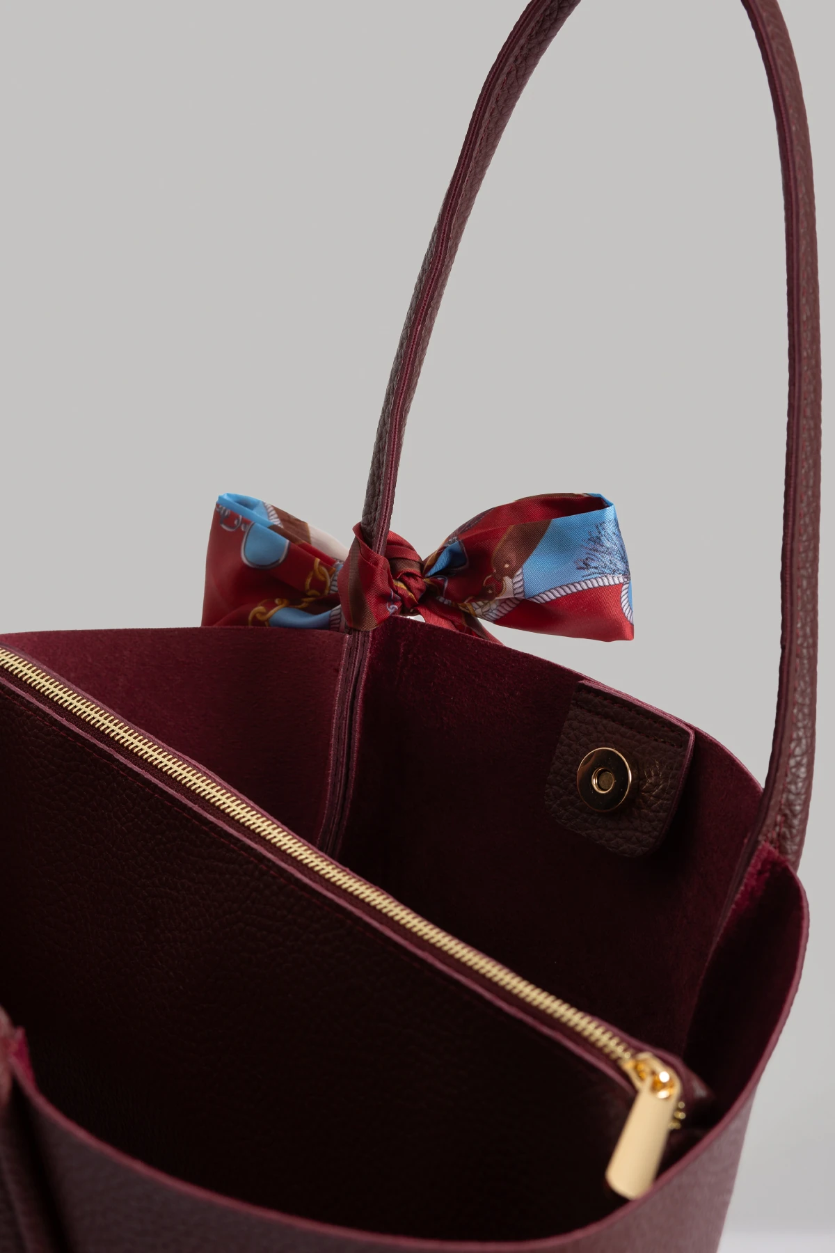 Fularlı Büyük Kol Çantası