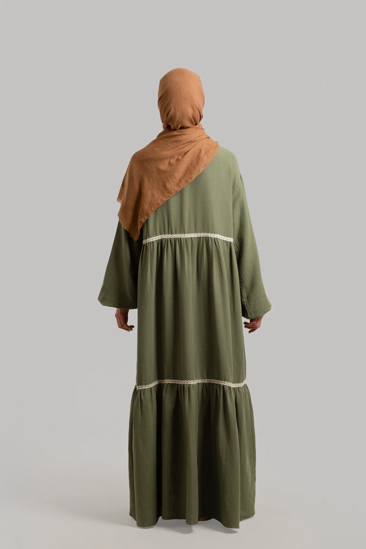 Güpür Detaylı Müslin Elbise