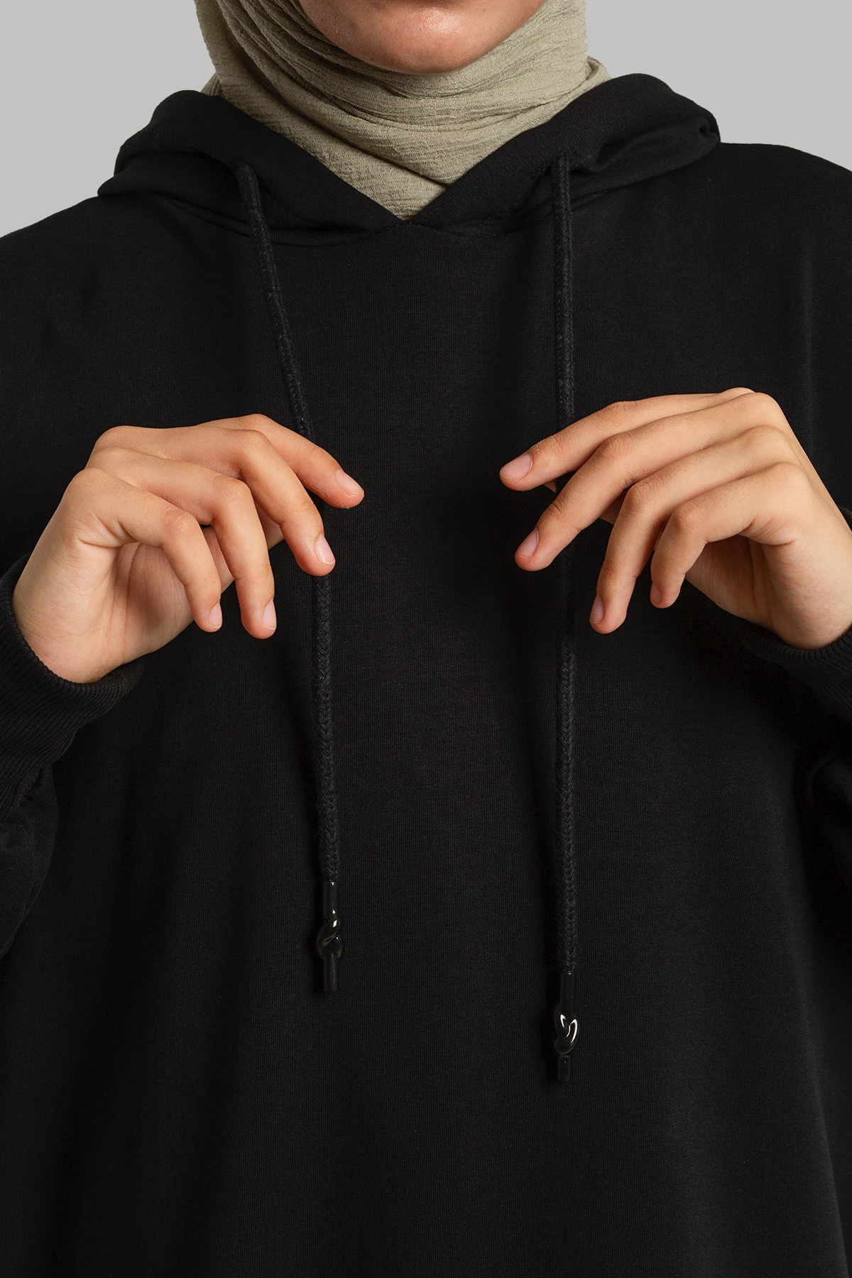 Düz Kapşonlu Pamuklu Elbise