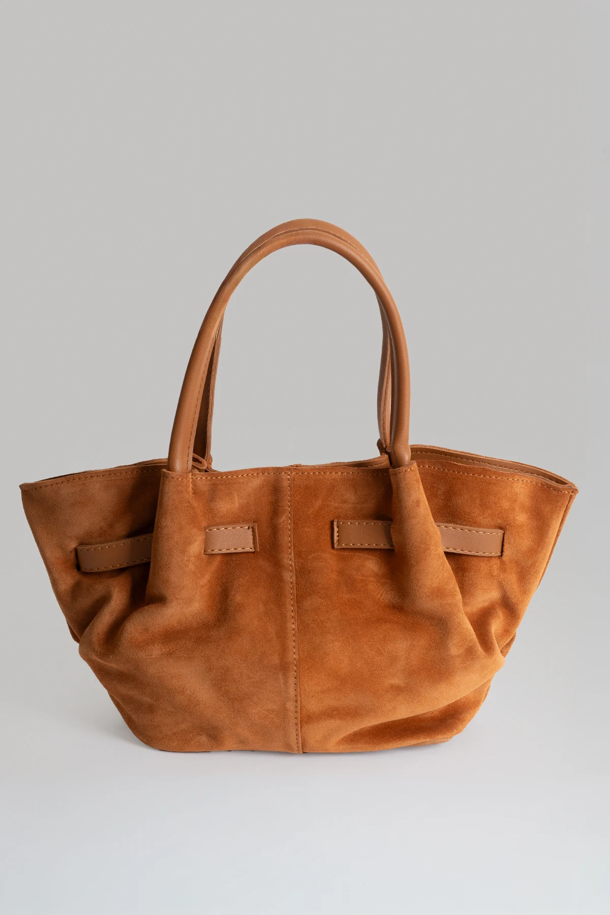 Kemer Detaylı Süet Çanta