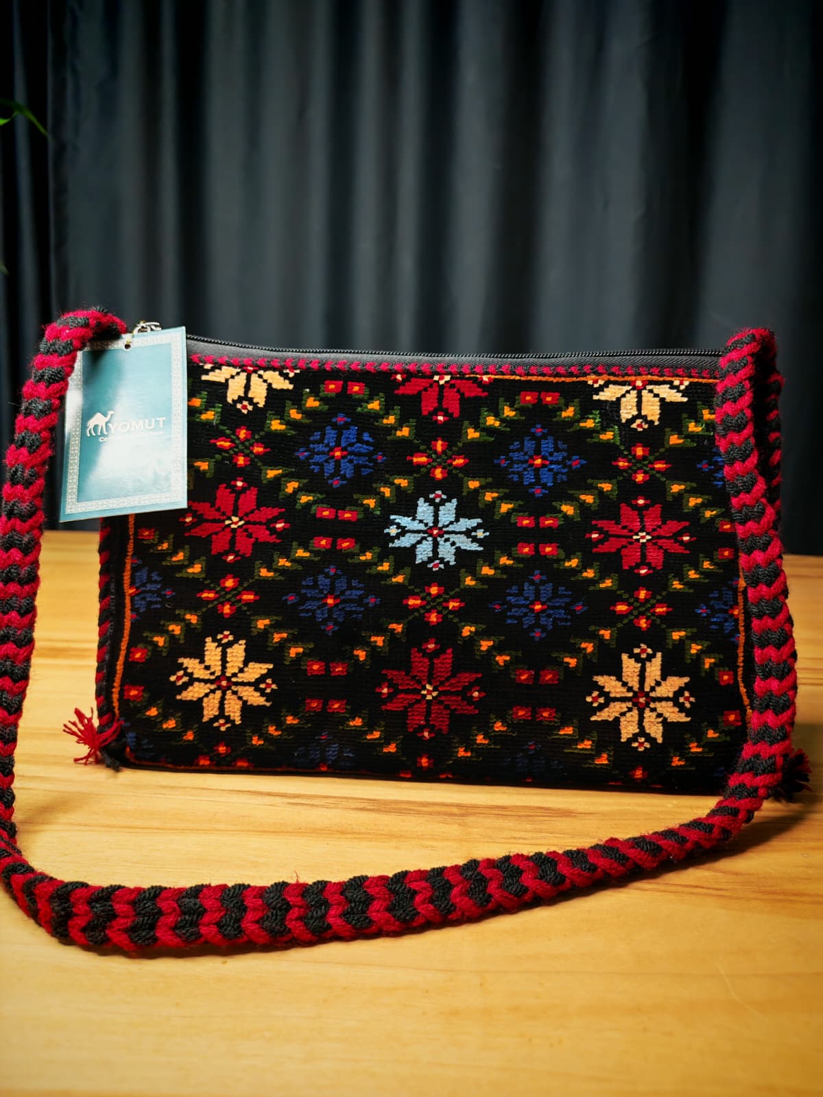 Siyah El Dokuma Türkmen Yıldız Motifli İpek Omuz Çantası – Çift Taraflı – 31×20 cm