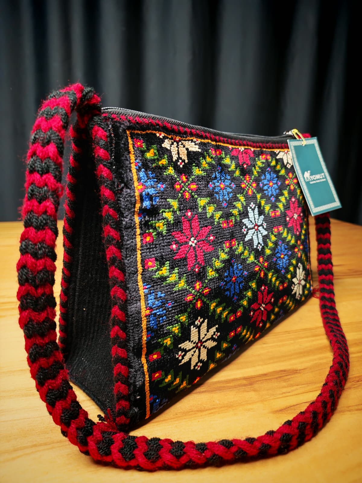 Siyah El Dokuma Türkmen Yıldız Motifli İpek Omuz Çantası – Çift Taraflı – 31×20 cm