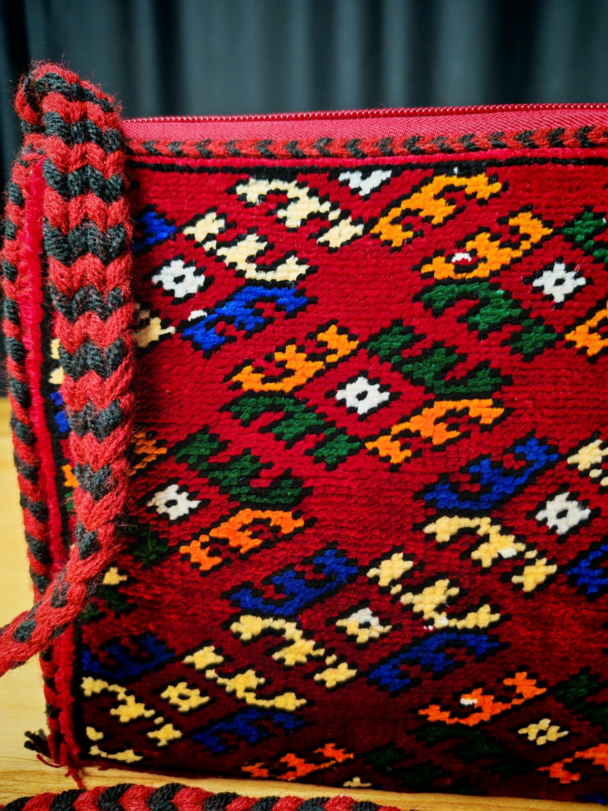 Kırmızı Türkmen Çitme Motifli El Dokuma İpek Çanta