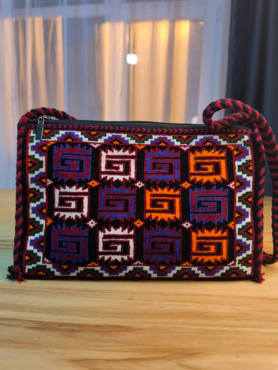 İpek El Dokuma Türkmen Çantası – Çift Yüz Renkli Gözenek Motifl