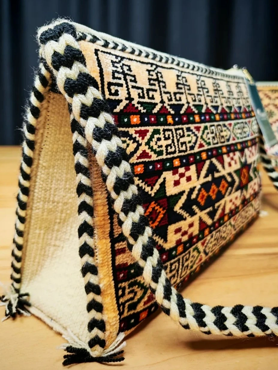 El Dokuma Türkmen İpek Omuz Çanta | Çift Yüz Gözenek & Çeşmi-Gül Motif | 32x20 cm