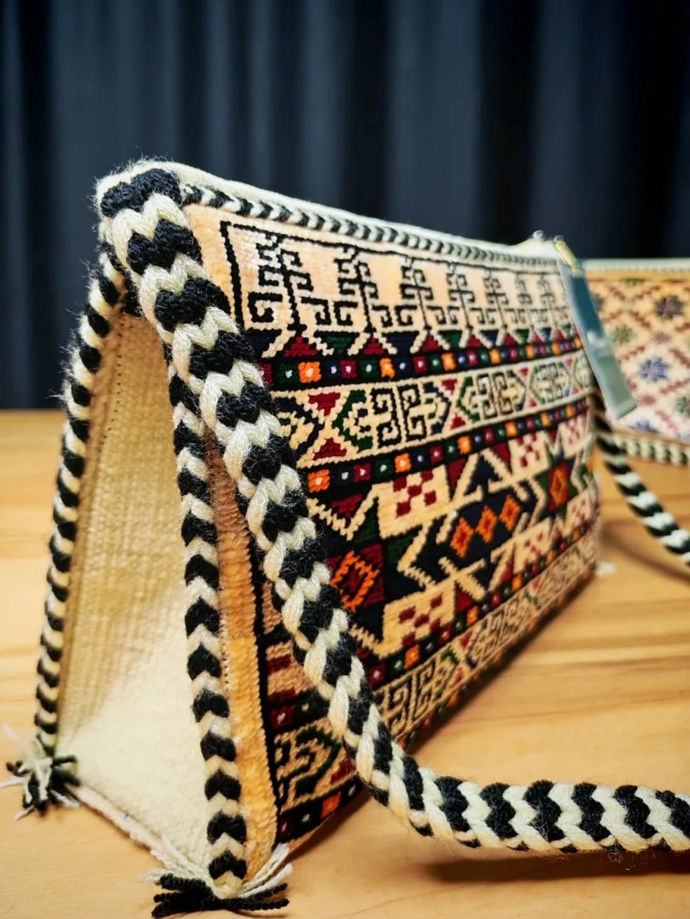 El Dokuma Türkmen İpek Omuz Çanta | Çift Yüz Gözenek & Çeşmi-Gül Motif | 32x20 cm