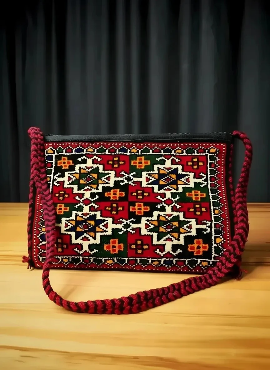 El Dokuma Türkmen Yün Çanta – Gökçe Gül Motifli 29×20 cm