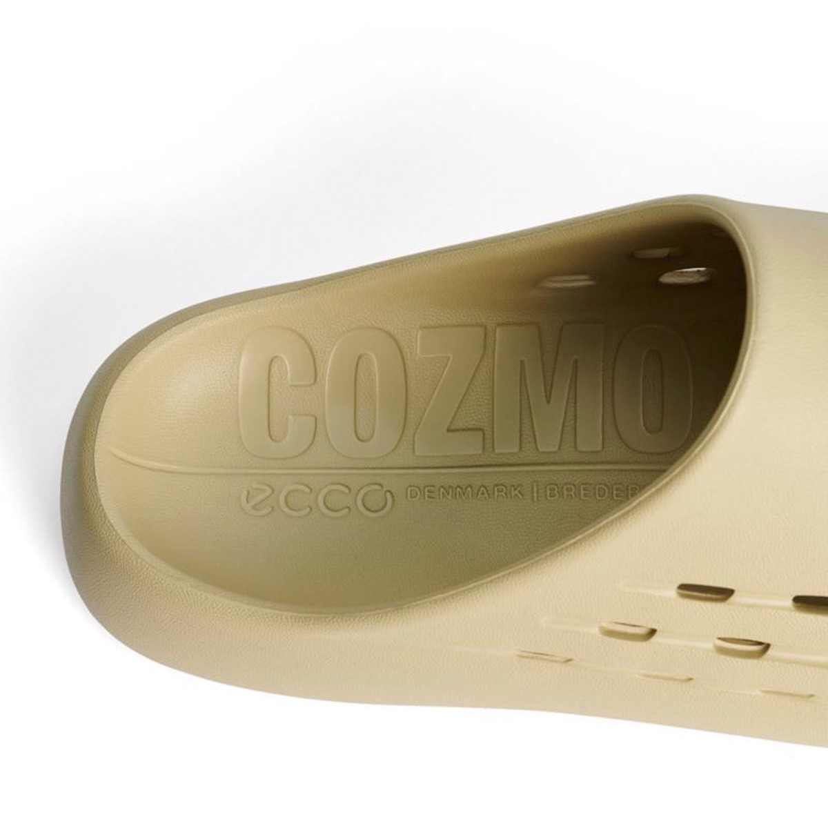 52390400104 Ecco Cozmo Slide Sand