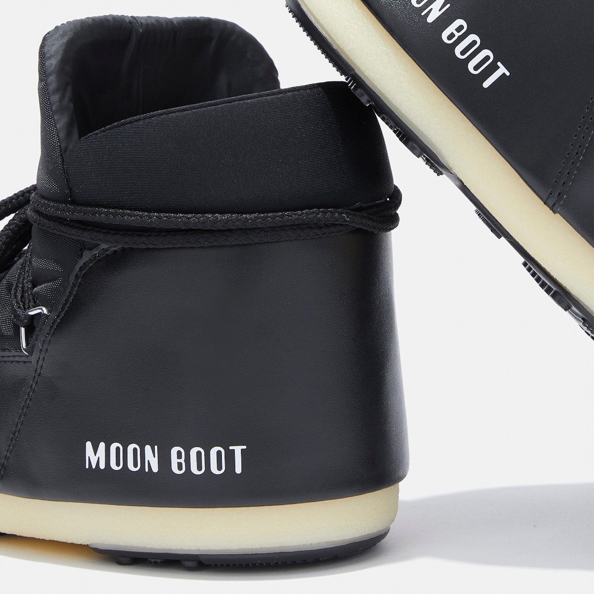 14600300-001 Moon Boot Pumps Nylon Black