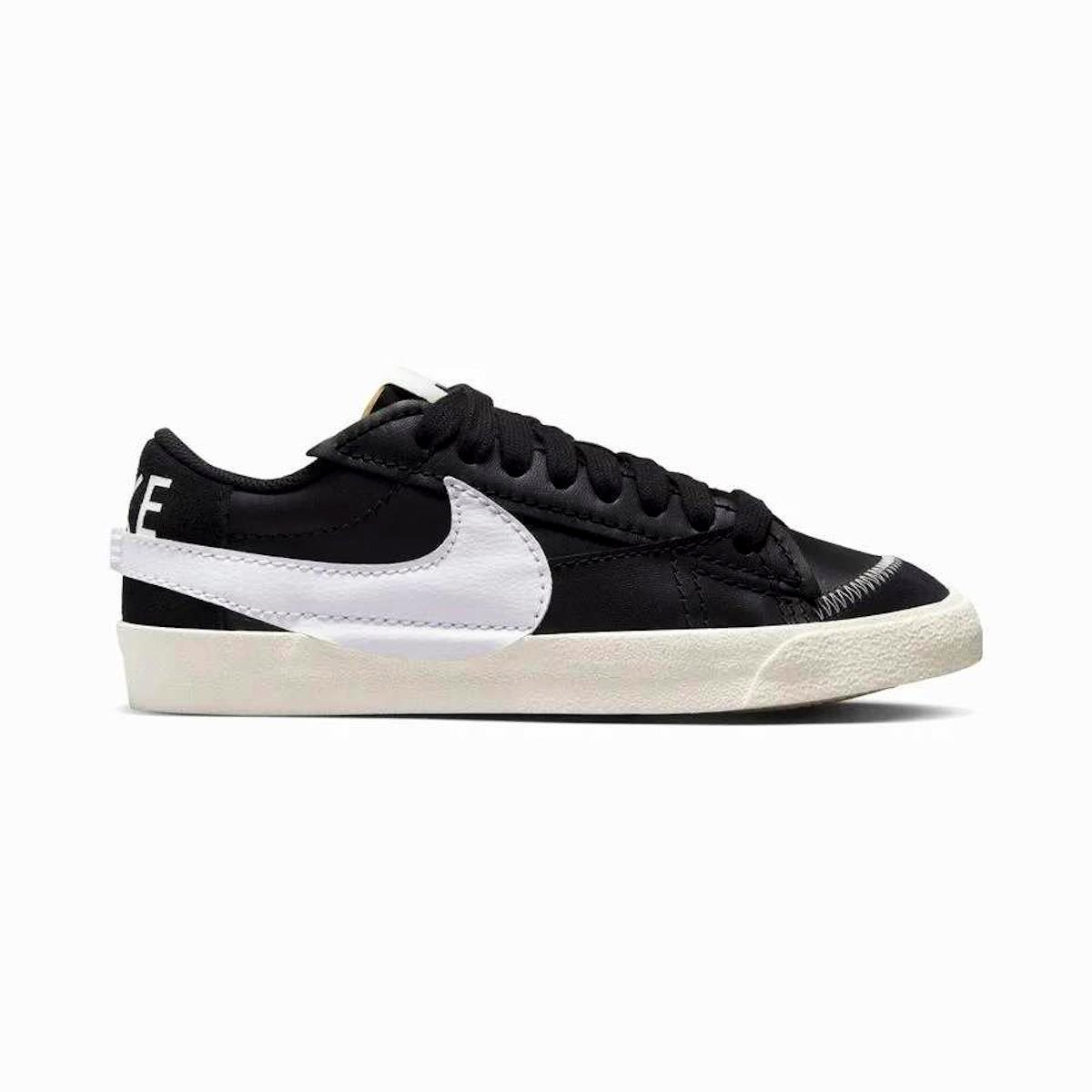 Kadın Spor Ayakkabı FD9858-001 Nike Blazer Low '77 Jumbo