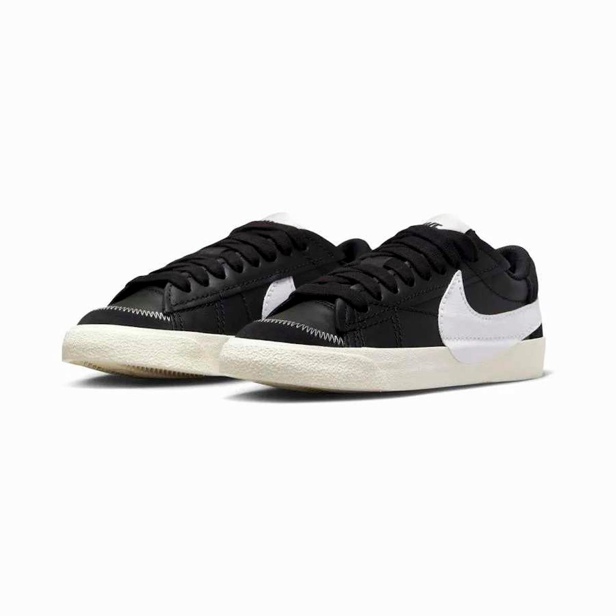 Kadın Spor Ayakkabı FD9858-001 Nike Blazer Low '77 Jumbo