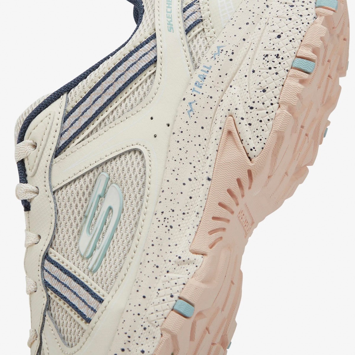 149820 OFNV Skechers Hillcrest - VAST ADVENTURE White