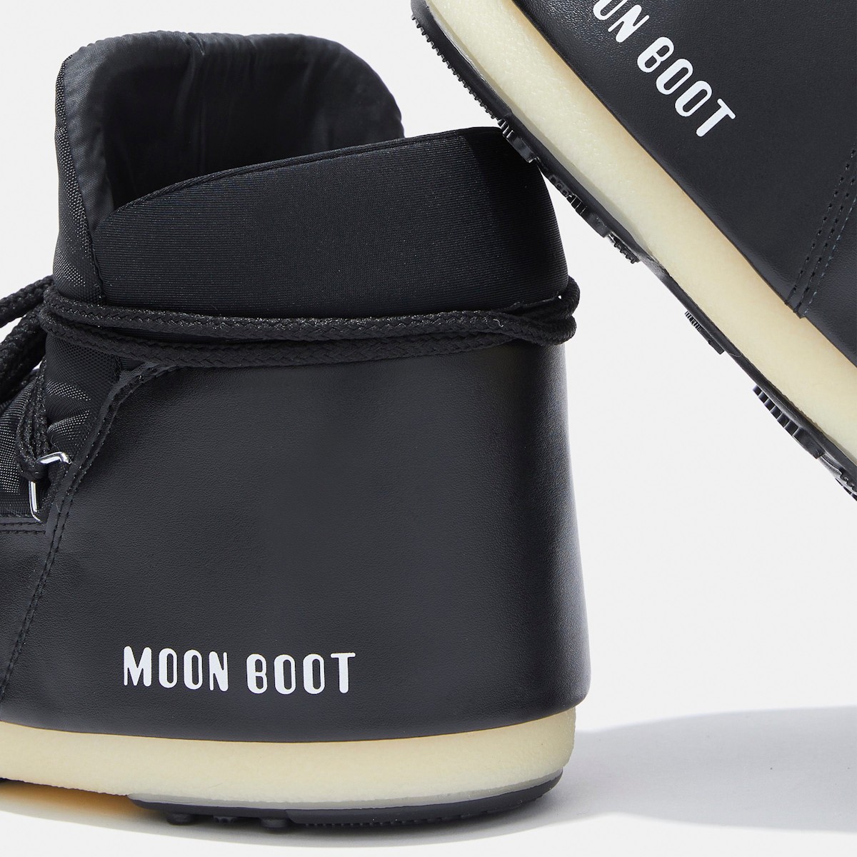 14600300-001 Moon Boot Pumps Nylon Black