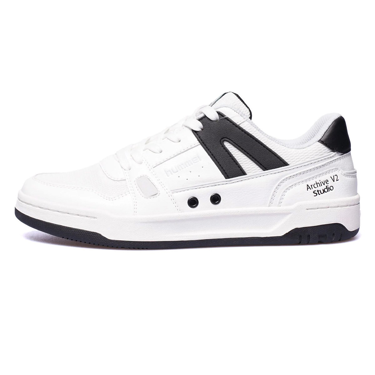 900670-9124 Hummel Hml Archive Studio V2 White/Black